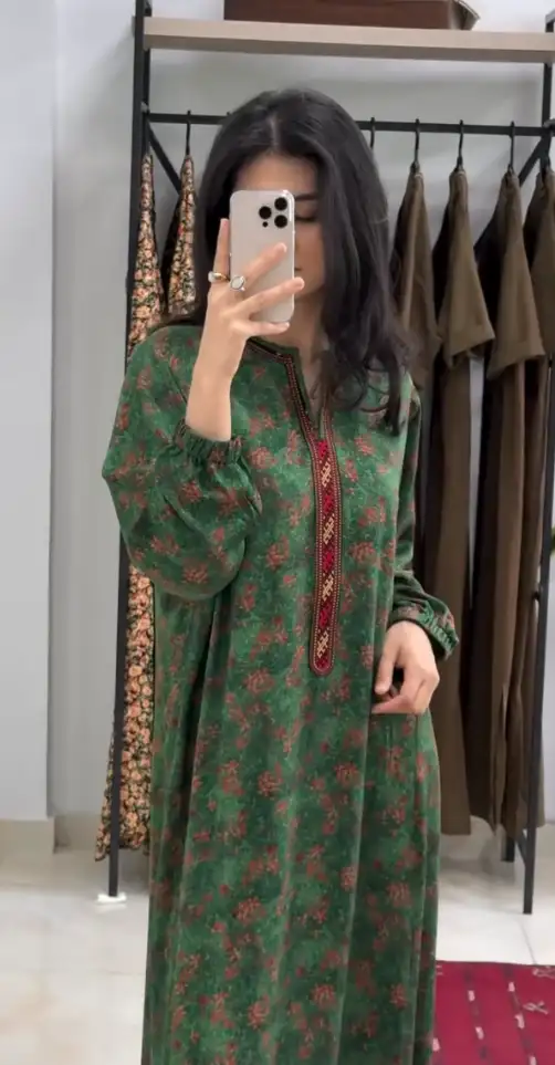 Türkmen fasonlar pombarh fasonlar Fasonlar 2025 fasonlar fason moda modalar Bezen bezen Türkmen fasonlar 2026 Türkmen fasonlar 2025 Türkmen fasonlar 2024 Türkmen fasonlar 2023 turkmenistan türkmenistan turkmen türkmen ashgabat  asgabat aşgabat balkan mary lebap dashoguz dasoguz daşoguz pombarh ponbarhat gulyupek gülýüpek stapel ştapel Gralan Çüýdeşen Abaýa Gadymy Krep Gurultaý 	Keteni Ýüpek Şifon Gipýur Lyon Welwet Atlas Kaşemir Streýç Suzana Ştapel Gülýüpek Pombarh Ýupka Gursakça Aksesuarlar Palto Penjek Okuw eşik Fata Sport eşik Uniforma Nakidka Öýme Şarf kompýuter ýaka ýaglyk Arenda köýnek 2nji el köýnek Taýyn köýnek Matalar Milli lybas milli lybaslar Toý köýnek Toý köýnekler toy koynek toy koynekler gundelik koynekler Gündelik	 
 köýnekler fata koynek Modern taze fason Eskiz koynektm turkmenkoynek türkmenkoynek fason moda moda fasonlar Iş eşik el iş	sada	ýakaly ýakasyz	keşdeli biserli	ýeňli giň nagyşly ýüregi açyk stoýka ýaka ýanly kombinasiýa 	zerli üsti aşak guşakly seçekli gysga ýeňli Ştapel Gündelik ýakaly, ýeňli, giň 17-25, 26-35 Goýy-ýaşyl yaz, tomus, guyz