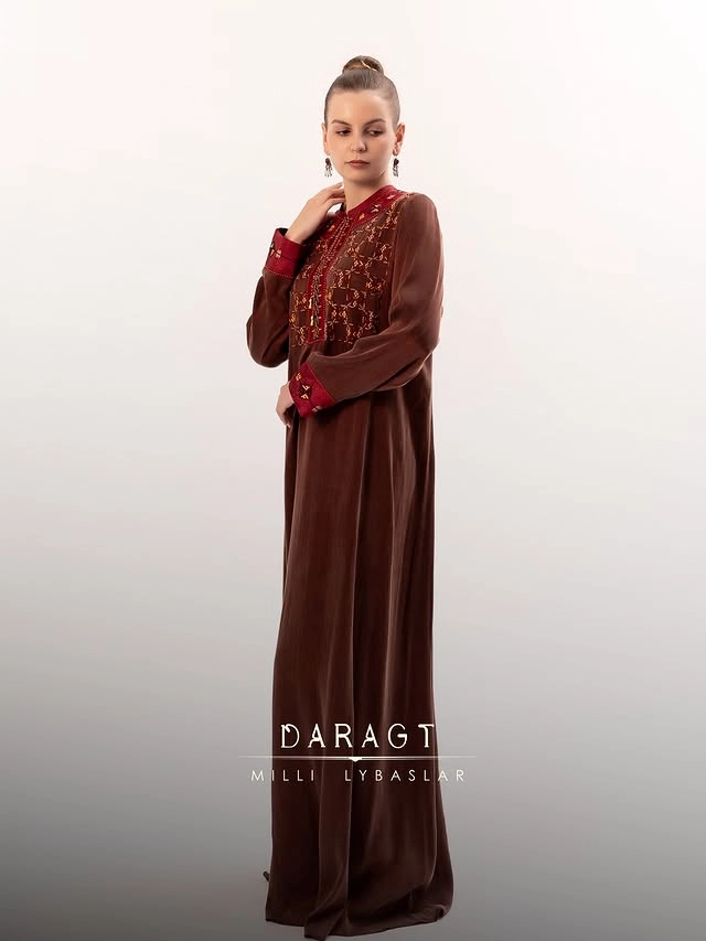 Türkmen fasonlar pombarh fasonlar Fasonlar 2025 fasonlar fason moda modalar Bezen bezen Türkmen fasonlar 2026 Türkmen fasonlar 2025 Türkmen fasonlar 2024 Türkmen fasonlar 2023 turkmenistan türkmenistan turkmen türkmen ashgabat  asgabat aşgabat balkan mary lebap dashoguz dasoguz daşoguz pombarh ponbarhat gulyupek gülýüpek stapel ştapel Gralan Çüýdeşen Abaýa Gadymy Krep Gurultaý 	Keteni Ýüpek Şifon Gipýur Lyon Welwet Atlas Kaşemir Streýç Suzana Ştapel Gülýüpek Pombarh Ýupka Gursakça Aksesuarlar Palto Penjek Okuw eşik Fata Sport eşik Uniforma Nakidka Öýme Şarf kompýuter ýaka ýaglyk Arenda köýnek 2nji el köýnek Taýyn köýnek Matalar Milli lybas milli lybaslar Toý köýnek Toý köýnekler toy koynek toy koynekler gundelik koynekler Gündelik	 
 köýnekler fata koynek Modern taze fason Eskiz koynektm turkmenkoynek türkmenkoynek fason moda moda fasonlar Iş eşik el iş	sada	ýakaly ýakasyz	keşdeli biserli	ýeňli giň nagyşly ýüregi açyk stoýka ýaka ýanly kombinasiýa 	zerli üsti aşak guşakly seçekli gysga ýeňli Gülýüpek Gündelik, Milli lybas el iş, keşdeli, ýakaly, ýeňli, giň, nagyşly 17-25, 26-35 Goňur yaz, tomus, guyz