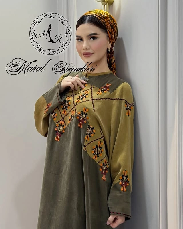 Türkmen fasonlar pombarh fasonlar Fasonlar 2025 fasonlar fason moda modalar Bezen bezen Türkmen fasonlar 2026 Türkmen fasonlar 2025 Türkmen fasonlar 2024 Türkmen fasonlar 2023 turkmenistan türkmenistan turkmen türkmen ashgabat  asgabat aşgabat balkan mary lebap dashoguz dasoguz daşoguz pombarh ponbarhat gulyupek gülýüpek stapel ştapel Gralan Çüýdeşen Abaýa Gadymy Krep Gurultaý 	Keteni Ýüpek Şifon Gipýur Lyon Welwet Atlas Kaşemir Streýç Suzana Ştapel Gülýüpek Pombarh Ýupka Gursakça Aksesuarlar Palto Penjek Okuw eşik Fata Sport eşik Uniforma Nakidka Öýme Şarf kompýuter ýaka ýaglyk Arenda köýnek 2nji el köýnek Taýyn köýnek Matalar Milli lybas milli lybaslar Toý köýnek Toý köýnekler toy koynek toy koynekler gundelik koynekler Gündelik	 
 köýnekler fata koynek Modern taze fason Eskiz koynektm turkmenkoynek türkmenkoynek fason moda moda fasonlar Iş eşik el iş	sada	ýakaly ýakasyz	keşdeli biserli	ýeňli giň nagyşly ýüregi açyk stoýka ýaka ýanly kombinasiýa 	zerli üsti aşak guşakly seçekli gysga ýeňli Gülýüpek Toý köýnek, Milli lybas el iş, keşdeli, ýakasyz, ýeňli, giň 17-25, 26-35 Haki, Altyn yaz, tomus, guyz, gysh