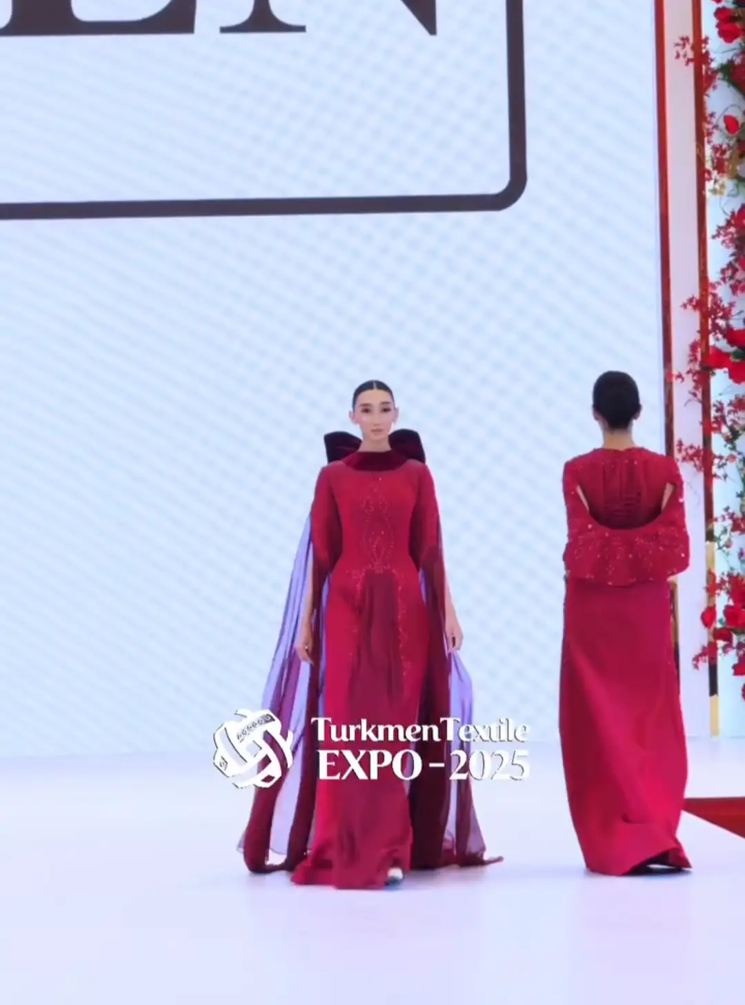 Türkmen fasonlar pombarh fasonlar Fasonlar 2025 fasonlar fason moda modalar Bezen bezen Türkmen fasonlar 2026 Türkmen fasonlar 2025 Türkmen fasonlar 2024 Türkmen fasonlar 2023 turkmenistan türkmenistan turkmen türkmen ashgabat  asgabat aşgabat balkan mary lebap dashoguz dasoguz daşoguz pombarh ponbarhat gulyupek gülýüpek stapel ştapel Gralan Çüýdeşen Abaýa Gadymy Krep Gurultaý 	Keteni Ýüpek Şifon Gipýur Lyon Welwet Atlas Kaşemir Streýç Suzana Ştapel Gülýüpek Pombarh Ýupka Gursakça Aksesuarlar Palto Penjek Okuw eşik Fata Sport eşik Uniforma Nakidka Öýme Şarf kompýuter ýaka ýaglyk Arenda köýnek 2nji el köýnek Taýyn köýnek Matalar Milli lybas milli lybaslar Toý köýnek Toý köýnekler toy koynek toy koynekler gundelik koynekler Gündelik	 
 köýnekler fata koynek Modern taze fason Eskiz koynektm turkmenkoynek türkmenkoynek fason moda moda fasonlar Iş eşik el iş	sada	ýakaly ýakasyz	keşdeli biserli	ýeňli giň nagyşly ýüregi açyk stoýka ýaka ýanly kombinasiýa 	zerli üsti aşak guşakly seçekli gysga ýeňli Şifon Modern TürkmenTextile Expo 2025 17-25, 26-35 Gyzyl yaz, tomus, guyz