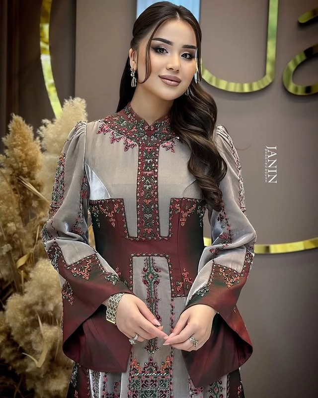 Türkmen fasonlar pombarh fasonlar Fasonlar 2025 fasonlar fason moda modalar Bezen bezen Türkmen fasonlar 2026 Türkmen fasonlar 2025 Türkmen fasonlar 2024 Türkmen fasonlar 2023 turkmenistan türkmenistan turkmen türkmen ashgabat  asgabat aşgabat balkan mary lebap dashoguz dasoguz daşoguz pombarh ponbarhat gulyupek gülýüpek stapel ştapel Gralan Çüýdeşen Abaýa Gadymy Krep Gurultaý 	Keteni Ýüpek Şifon Gipýur Lyon Welwet Atlas Kaşemir Streýç Suzana Ştapel Gülýüpek Pombarh Ýupka Gursakça Aksesuarlar Palto Penjek Okuw eşik Fata Sport eşik Uniforma Nakidka Öýme Şarf kompýuter ýaka ýaglyk Arenda köýnek 2nji el köýnek Taýyn köýnek Matalar Milli lybas milli lybaslar Toý köýnek Toý köýnekler toy koynek toy koynekler gundelik koynekler Gündelik	 
 köýnekler fata koynek Modern taze fason Eskiz koynektm turkmenkoynek türkmenkoynek fason moda moda fasonlar Iş eşik el iş	sada	ýakaly ýakasyz	keşdeli biserli	ýeňli giň nagyşly ýüregi açyk stoýka ýaka ýanly kombinasiýa 	zerli üsti aşak guşakly seçekli gysga ýeňli Toý köýnek el iş, keşdeli, ýakaly, biserli, ýeňli, kombinasiýa 17-25, 26-35 Bežewyý, Goýy-gyzyl