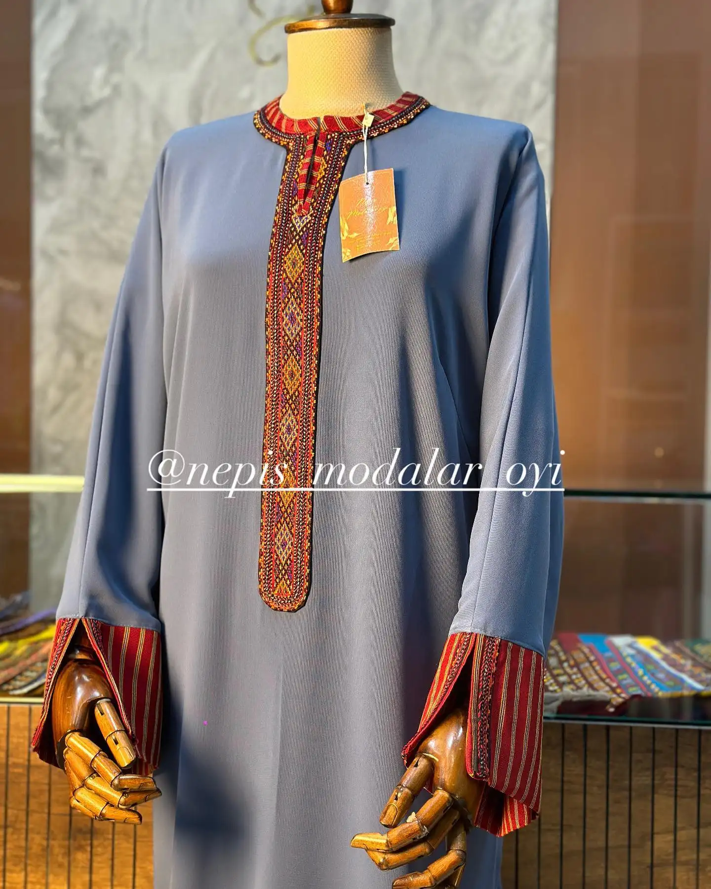 Türkmen fasonlar pombarh fasonlar Fasonlar 2025 fasonlar fason moda modalar Bezen bezen Türkmen fasonlar 2026 Türkmen fasonlar 2025 Türkmen fasonlar 2024 Türkmen fasonlar 2023 turkmenistan türkmenistan turkmen türkmen ashgabat  asgabat aşgabat balkan mary lebap dashoguz dasoguz daşoguz pombarh ponbarhat gulyupek gülýüpek stapel ştapel Gralan Çüýdeşen Abaýa Gadymy Krep Gurultaý 	Keteni Ýüpek Şifon Gipýur Lyon Welwet Atlas Kaşemir Streýç Suzana Ştapel Gülýüpek Pombarh Ýupka Gursakça Aksesuarlar Palto Penjek Okuw eşik Fata Sport eşik Uniforma Nakidka Öýme Şarf kompýuter ýaka ýaglyk Arenda köýnek 2nji el köýnek Taýyn köýnek Matalar Milli lybas milli lybaslar Toý köýnek Toý köýnekler toy koynek toy koynekler gundelik koynekler Gündelik	 
 köýnekler fata koynek Modern taze fason Eskiz koynektm turkmenkoynek türkmenkoynek fason moda moda fasonlar Iş eşik el iş	sada	ýakaly ýakasyz	keşdeli biserli	ýeňli giň nagyşly ýüregi açyk stoýka ýaka ýanly kombinasiýa 	zerli üsti aşak guşakly seçekli gysga ýeňli Suzana Gündelik el iş, ýakaly  Gök