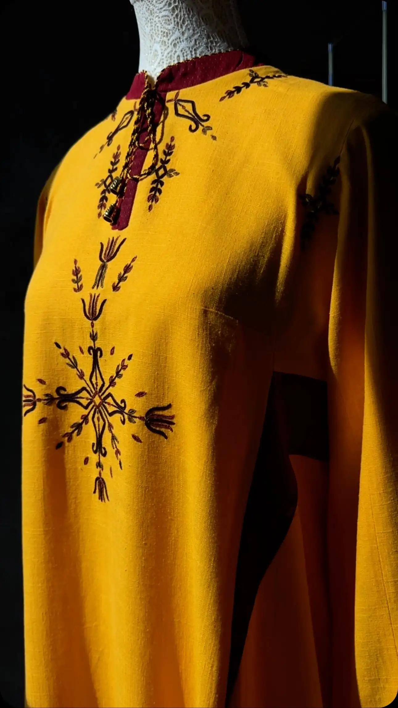 Türkmen fasonlar pombarh fasonlar Fasonlar 2025 fasonlar fason moda modalar Bezen bezen Türkmen fasonlar 2026 Türkmen fasonlar 2025 Türkmen fasonlar 2024 Türkmen fasonlar 2023 turkmenistan türkmenistan turkmen türkmen ashgabat  asgabat aşgabat balkan mary lebap dashoguz dasoguz daşoguz pombarh ponbarhat gulyupek gülýüpek stapel ştapel Gralan Çüýdeşen Abaýa Gadymy Krep Gurultaý 	Keteni Ýüpek Şifon Gipýur Lyon Welwet Atlas Kaşemir Streýç Suzana Ştapel Gülýüpek Pombarh Ýupka Gursakça Aksesuarlar Palto Penjek Okuw eşik Fata Sport eşik Uniforma Nakidka Öýme Şarf kompýuter ýaka ýaglyk Arenda köýnek 2nji el köýnek Taýyn köýnek Matalar Milli lybas milli lybaslar Toý köýnek Toý köýnekler toy koynek toy koynekler gundelik koynekler Gündelik	 
 köýnekler fata koynek Modern taze fason Eskiz koynektm turkmenkoynek türkmenkoynek fason moda moda fasonlar Iş eşik el iş	sada	ýakaly ýakasyz	keşdeli biserli	ýeňli giň nagyşly ýüregi açyk stoýka ýaka ýanly kombinasiýa 	zerli üsti aşak guşakly seçekli gysga ýeňli Lyon Toý köýnek, Gündelik el iş, ýakaly  Altyn