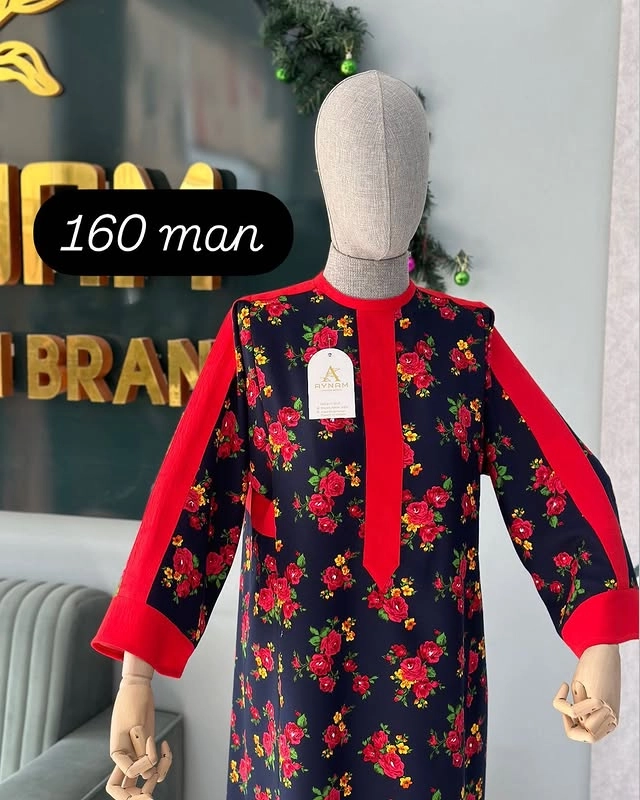 Türkmen fasonlar pombarh fasonlar Fasonlar 2025 fasonlar fason moda modalar Bezen bezen Türkmen fasonlar 2026 Türkmen fasonlar 2025 Türkmen fasonlar 2024 Türkmen fasonlar 2023 turkmenistan türkmenistan turkmen türkmen ashgabat  asgabat aşgabat balkan mary lebap dashoguz dasoguz daşoguz pombarh ponbarhat gulyupek gülýüpek stapel ştapel Gralan Çüýdeşen Abaýa Gadymy Krep Gurultaý 	Keteni Ýüpek Şifon Gipýur Lyon Welwet Atlas Kaşemir Streýç Suzana Ştapel Gülýüpek Pombarh Ýupka Gursakça Aksesuarlar Palto Penjek Okuw eşik Fata Sport eşik Uniforma Nakidka Öýme Şarf kompýuter ýaka ýaglyk Arenda köýnek 2nji el köýnek Taýyn köýnek Matalar Milli lybas milli lybaslar Toý köýnek Toý köýnekler toy koynek toy koynekler gundelik koynekler Gündelik	 
 köýnekler fata koynek Modern taze fason Eskiz koynektm turkmenkoynek türkmenkoynek fason moda moda fasonlar Iş eşik el iş	sada	ýakaly ýakasyz	keşdeli biserli	ýeňli giň nagyşly ýüregi açyk stoýka ýaka ýanly kombinasiýa 	zerli üsti aşak guşakly seçekli gysga ýeňli Lyon, Ştapel Gündelik el iş, ýakasyz, ýeňli, giň, kombinasiýa 17-25, 26-35 Gara, Gyzyl yaz, tomus, guyz Taýyn köýnek