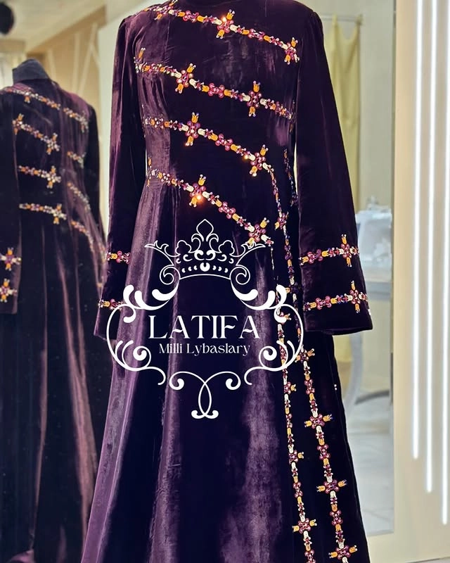 Türkmen fasonlar pombarh fasonlar Fasonlar 2025 fasonlar fason moda modalar Bezen bezen Türkmen fasonlar 2026 Türkmen fasonlar 2025 Türkmen fasonlar 2024 Türkmen fasonlar 2023 turkmenistan türkmenistan turkmen türkmen ashgabat  asgabat aşgabat balkan mary lebap dashoguz dasoguz daşoguz pombarh ponbarhat gulyupek gülýüpek stapel ştapel Gralan Çüýdeşen Abaýa Gadymy Krep Gurultaý 	Keteni Ýüpek Şifon Gipýur Lyon Welwet Atlas Kaşemir Streýç Suzana Ştapel Gülýüpek Pombarh Ýupka Gursakça Aksesuarlar Palto Penjek Okuw eşik Fata Sport eşik Uniforma Nakidka Öýme Şarf kompýuter ýaka ýaglyk Arenda köýnek 2nji el köýnek Taýyn köýnek Matalar Milli lybas milli lybaslar Toý köýnek Toý köýnekler toy koynek toy koynekler gundelik koynekler Gündelik	 
 köýnekler fata koynek Modern taze fason Eskiz koynektm turkmenkoynek türkmenkoynek fason moda moda fasonlar Iş eşik el iş	sada	ýakaly ýakasyz	keşdeli biserli	ýeňli giň nagyşly ýüregi açyk stoýka ýaka ýanly kombinasiýa 	zerli üsti aşak guşakly seçekli gysga ýeňli Panbarhat (Pombarh) Toý köýnek el iş, keşdeli, ýakasyz, ýeňli, giň, nagyşly 26-35 #4B2C75 yaz, guyz, gysh