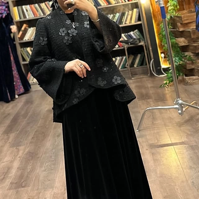 Türkmen fasonlar pombarh fasonlar Fasonlar 2025 fasonlar fason moda modalar Bezen bezen Türkmen fasonlar 2026 Türkmen fasonlar 2025 Türkmen fasonlar 2024 Türkmen fasonlar 2023 turkmenistan türkmenistan turkmen türkmen ashgabat  asgabat aşgabat balkan mary lebap dashoguz dasoguz daşoguz pombarh ponbarhat gulyupek gülýüpek stapel ştapel Gralan Çüýdeşen Abaýa Gadymy Krep Gurultaý 	Keteni Ýüpek Şifon Gipýur Lyon Welwet Atlas Kaşemir Streýç Suzana Ştapel Gülýüpek Pombarh Ýupka Gursakça Aksesuarlar Palto Penjek Okuw eşik Fata Sport eşik Uniforma Nakidka Öýme Şarf kompýuter ýaka ýaglyk Arenda köýnek 2nji el köýnek Taýyn köýnek Matalar Milli lybas milli lybaslar Toý köýnek Toý köýnekler toy koynek toy koynekler gundelik koynekler Gündelik	 
 köýnekler fata koynek Modern taze fason Eskiz koynektm turkmenkoynek türkmenkoynek fason moda moda fasonlar Iş eşik el iş	sada	ýakaly ýakasyz	keşdeli biserli	ýeňli giň nagyşly ýüregi açyk stoýka ýaka ýanly kombinasiýa 	zerli üsti aşak guşakly seçekli gysga ýeňli Panbarhat (Pombarh) Toý köýnek ýakasyz, ýeňli, giň, kombinasiýa 26-35, 35+ Gara yaz