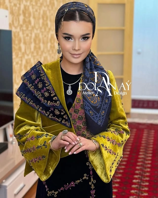 Türkmen fasonlar pombarh fasonlar Fasonlar 2025 fasonlar fason moda modalar Bezen bezen Türkmen fasonlar 2026 Türkmen fasonlar 2025 Türkmen fasonlar 2024 Türkmen fasonlar 2023 turkmenistan türkmenistan turkmen türkmen ashgabat  asgabat aşgabat balkan mary lebap dashoguz dasoguz daşoguz pombarh ponbarhat gulyupek gülýüpek stapel ştapel Gralan Çüýdeşen Abaýa Gadymy Krep Gurultaý 	Keteni Ýüpek Şifon Gipýur Lyon Welwet Atlas Kaşemir Streýç Suzana Ştapel Gülýüpek Pombarh Ýupka Gursakça Aksesuarlar Palto Penjek Okuw eşik Fata Sport eşik Uniforma Nakidka Öýme Şarf kompýuter ýaka ýaglyk Arenda köýnek 2nji el köýnek Taýyn köýnek Matalar Milli lybas milli lybaslar Toý köýnek Toý köýnekler toy koynek toy koynekler gundelik koynekler Gündelik	 
 köýnekler fata koynek Modern taze fason Eskiz koynektm turkmenkoynek türkmenkoynek fason moda moda fasonlar Iş eşik el iş	sada	ýakaly ýakasyz	keşdeli biserli	ýeňli giň nagyşly ýüregi açyk stoýka ýaka ýanly kombinasiýa 	zerli üsti aşak guşakly seçekli gysga ýeňli Panbarhat (Pombarh) Toý köýnek, Modern el iş, ýakasyz, biserli, ýeňli, giň, nagyşly 26-35 Gara, Altyn, #4B2C75 yaz, guyz, gysh