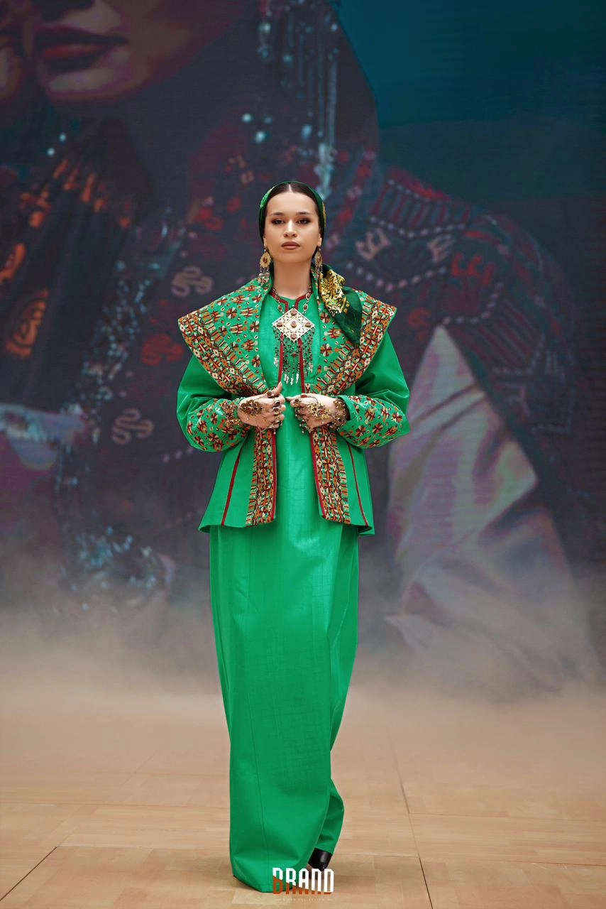 Türkmen fasonlar pombarh fasonlar Fasonlar 2025 fasonlar fason moda modalar Bezen bezen Türkmen fasonlar 2026 Türkmen fasonlar 2025 Türkmen fasonlar 2024 Türkmen fasonlar 2023 turkmenistan türkmenistan turkmen türkmen ashgabat  asgabat aşgabat balkan mary lebap dashoguz dasoguz daşoguz pombarh ponbarhat gulyupek gülýüpek stapel ştapel Gralan Çüýdeşen Abaýa Gadymy Krep Gurultaý 	Keteni Ýüpek Şifon Gipýur Lyon Welwet Atlas Kaşemir Streýç Suzana Ştapel Gülýüpek Pombarh Ýupka Gursakça Aksesuarlar Palto Penjek Okuw eşik Fata Sport eşik Uniforma Nakidka Öýme Şarf kompýuter ýaka ýaglyk Arenda köýnek 2nji el köýnek Taýyn köýnek Matalar Milli lybas milli lybaslar Toý köýnek Toý köýnekler toy koynek toy koynekler gundelik koynekler Gündelik	 
 köýnekler fata koynek Modern taze fason Eskiz koynektm turkmenkoynek türkmenkoynek fason moda moda fasonlar Iş eşik el iş	sada	ýakaly ýakasyz	keşdeli biserli	ýeňli giň nagyşly ýüregi açyk stoýka ýaka ýanly kombinasiýa 	zerli üsti aşak guşakly seçekli gysga ýeňli Modern keşdeli  Ýaşyl, Gyzyl, Goýy-ýaşyl