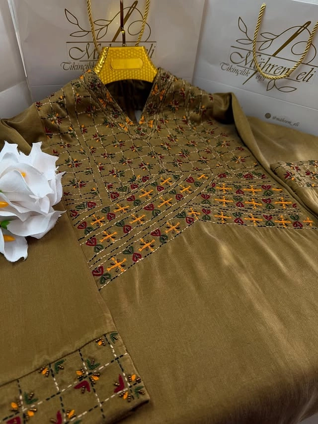 Türkmen fasonlar pombarh fasonlar Fasonlar 2025 fasonlar fason moda modalar Bezen bezen Türkmen fasonlar 2026 Türkmen fasonlar 2025 Türkmen fasonlar 2024 Türkmen fasonlar 2023 turkmenistan türkmenistan turkmen türkmen ashgabat  asgabat aşgabat balkan mary lebap dashoguz dasoguz daşoguz pombarh ponbarhat gulyupek gülýüpek stapel ştapel Gralan Çüýdeşen Abaýa Gadymy Krep Gurultaý 	Keteni Ýüpek Şifon Gipýur Lyon Welwet Atlas Kaşemir Streýç Suzana Ştapel Gülýüpek Pombarh Ýupka Gursakça Aksesuarlar Palto Penjek Okuw eşik Fata Sport eşik Uniforma Nakidka Öýme Şarf kompýuter ýaka ýaglyk Arenda köýnek 2nji el köýnek Taýyn köýnek Matalar Milli lybas milli lybaslar Toý köýnek Toý köýnekler toy koynek toy koynekler gundelik koynekler Gündelik	 
 köýnekler fata koynek Modern taze fason Eskiz koynektm turkmenkoynek türkmenkoynek fason moda moda fasonlar Iş eşik el iş	sada	ýakaly ýakasyz	keşdeli biserli	ýeňli giň nagyşly ýüregi açyk stoýka ýaka ýanly kombinasiýa 	zerli üsti aşak guşakly seçekli gysga ýeňli Gülýüpek Gündelik, Milli lybas keşdeli, ýakasyz, ýeňli, giň, nagyşly 26-35 Haki, Altyn yaz, tomus, guyz