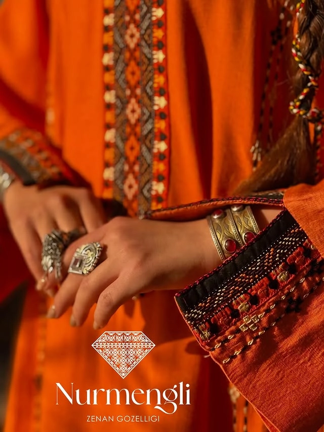 Türkmen fasonlar pombarh fasonlar Fasonlar 2025 fasonlar fason moda modalar Bezen bezen Türkmen fasonlar 2026 Türkmen fasonlar 2025 Türkmen fasonlar 2024 Türkmen fasonlar 2023 turkmenistan türkmenistan turkmen türkmen ashgabat  asgabat aşgabat balkan mary lebap dashoguz dasoguz daşoguz pombarh ponbarhat gulyupek gülýüpek stapel ştapel Gralan Çüýdeşen Abaýa Gadymy Krep Gurultaý 	Keteni Ýüpek Şifon Gipýur Lyon Welwet Atlas Kaşemir Streýç Suzana Ştapel Gülýüpek Pombarh Ýupka Gursakça Aksesuarlar Palto Penjek Okuw eşik Fata Sport eşik Uniforma Nakidka Öýme Şarf kompýuter ýaka ýaglyk Arenda köýnek 2nji el köýnek Taýyn köýnek Matalar Milli lybas milli lybaslar Toý köýnek Toý köýnekler toy koynek toy koynekler gundelik koynekler Gündelik	 
 köýnekler fata koynek Modern taze fason Eskiz koynektm turkmenkoynek türkmenkoynek fason moda moda fasonlar Iş eşik el iş	sada	ýakaly ýakasyz	keşdeli biserli	ýeňli giň nagyşly ýüregi açyk stoýka ýaka ýanly kombinasiýa 	zerli üsti aşak guşakly seçekli gysga ýeňli 