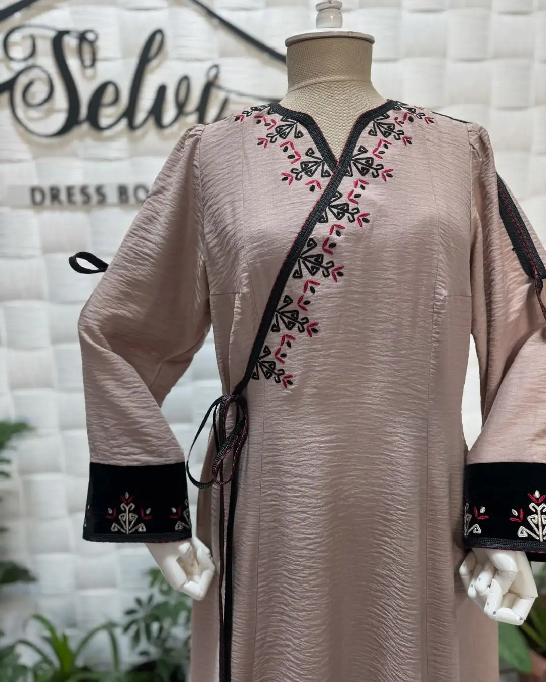 Türkmen fasonlar pombarh fasonlar Fasonlar 2025 fasonlar fason moda modalar Bezen bezen Türkmen fasonlar 2026 Türkmen fasonlar 2025 Türkmen fasonlar 2024 Türkmen fasonlar 2023 turkmenistan türkmenistan turkmen türkmen ashgabat  asgabat aşgabat balkan mary lebap dashoguz dasoguz daşoguz pombarh ponbarhat gulyupek gülýüpek stapel ştapel Gralan Çüýdeşen Abaýa Gadymy Krep Gurultaý 	Keteni Ýüpek Şifon Gipýur Lyon Welwet Atlas Kaşemir Streýç Suzana Ştapel Gülýüpek Pombarh Ýupka Gursakça Aksesuarlar Palto Penjek Okuw eşik Fata Sport eşik Uniforma Nakidka Öýme Şarf kompýuter ýaka ýaglyk Arenda köýnek 2nji el köýnek Taýyn köýnek Matalar Milli lybas milli lybaslar Toý köýnek Toý köýnekler toy koynek toy koynekler gundelik koynekler Gündelik	 
 köýnekler fata koynek Modern taze fason Eskiz koynektm turkmenkoynek türkmenkoynek fason moda moda fasonlar Iş eşik el iş	sada	ýakaly ýakasyz	keşdeli biserli	ýeňli giň nagyşly ýüregi açyk stoýka ýaka ýanly kombinasiýa 	zerli üsti aşak guşakly seçekli gysga ýeňli Gündelik, Modern el iş, sada, nagyşly  Gara, Wizon