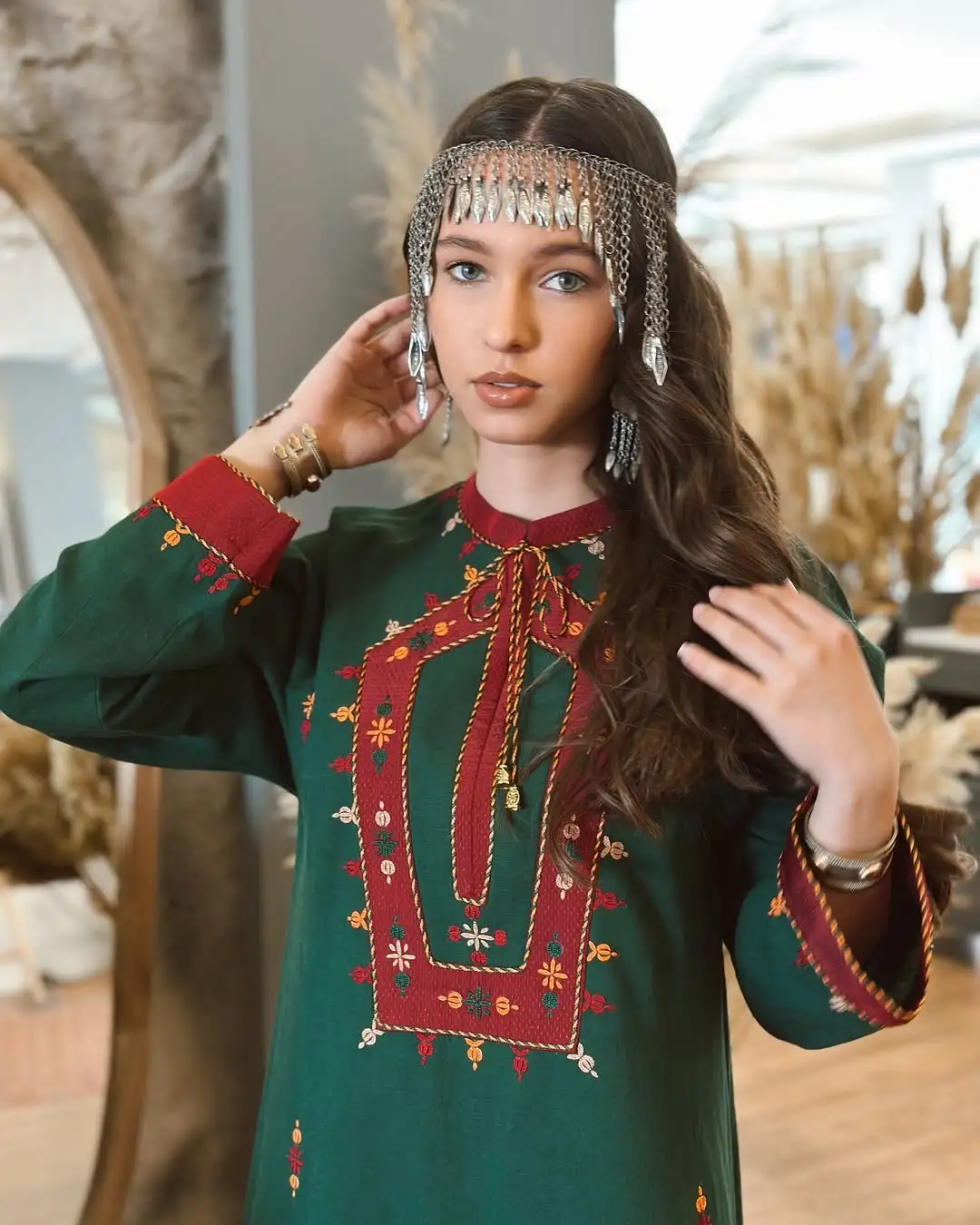 Türkmen fasonlar pombarh fasonlar Fasonlar 2025 fasonlar fason moda modalar Bezen bezen Türkmen fasonlar 2026 Türkmen fasonlar 2025 Türkmen fasonlar 2024 Türkmen fasonlar 2023 turkmenistan türkmenistan turkmen türkmen ashgabat  asgabat aşgabat balkan mary lebap dashoguz dasoguz daşoguz pombarh ponbarhat gulyupek gülýüpek stapel ştapel Gralan Çüýdeşen Abaýa Gadymy Krep Gurultaý 	Keteni Ýüpek Şifon Gipýur Lyon Welwet Atlas Kaşemir Streýç Suzana Ştapel Gülýüpek Pombarh Ýupka Gursakça Aksesuarlar Palto Penjek Okuw eşik Fata Sport eşik Uniforma Nakidka Öýme Şarf kompýuter ýaka ýaglyk Arenda köýnek 2nji el köýnek Taýyn köýnek Matalar Milli lybas milli lybaslar Toý köýnek Toý köýnekler toy koynek toy koynekler gundelik koynekler Gündelik	 
 köýnekler fata koynek Modern taze fason Eskiz koynektm turkmenkoynek türkmenkoynek fason moda moda fasonlar Iş eşik el iş	sada	ýakaly ýakasyz	keşdeli biserli	ýeňli giň nagyşly ýüregi açyk stoýka ýaka ýanly kombinasiýa 	zerli üsti aşak guşakly seçekli gysga ýeňli Lyon Toý köýnek el iş, ýakaly  Goýy-ýaşyl