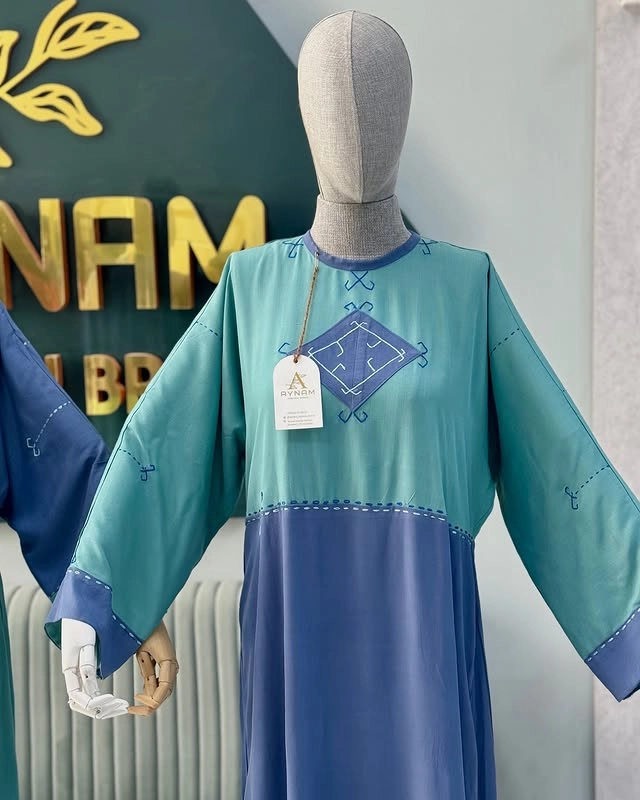 Türkmen fasonlar pombarh fasonlar Fasonlar 2025 fasonlar fason moda modalar Bezen bezen Türkmen fasonlar 2026 Türkmen fasonlar 2025 Türkmen fasonlar 2024 Türkmen fasonlar 2023 turkmenistan türkmenistan turkmen türkmen ashgabat  asgabat aşgabat balkan mary lebap dashoguz dasoguz daşoguz pombarh ponbarhat gulyupek gülýüpek stapel ştapel Gralan Çüýdeşen Abaýa Gadymy Krep Gurultaý 	Keteni Ýüpek Şifon Gipýur Lyon Welwet Atlas Kaşemir Streýç Suzana Ştapel Gülýüpek Pombarh Ýupka Gursakça Aksesuarlar Palto Penjek Okuw eşik Fata Sport eşik Uniforma Nakidka Öýme Şarf kompýuter ýaka ýaglyk Arenda köýnek 2nji el köýnek Taýyn köýnek Matalar Milli lybas milli lybaslar Toý köýnek Toý köýnekler toy koynek toy koynekler gundelik koynekler Gündelik	 
 köýnekler fata koynek Modern taze fason Eskiz koynektm turkmenkoynek türkmenkoynek fason moda moda fasonlar Iş eşik el iş	sada	ýakaly ýakasyz	keşdeli biserli	ýeňli giň nagyşly ýüregi açyk stoýka ýaka ýanly kombinasiýa 	zerli üsti aşak guşakly seçekli gysga ýeňli Lyon, Ştapel Gündelik, Iş eşik el iş, ýakasyz, ýanly, ýeňli, giň 26-35 Gök, Benewşe tomus, guyz Taýyn köýnek