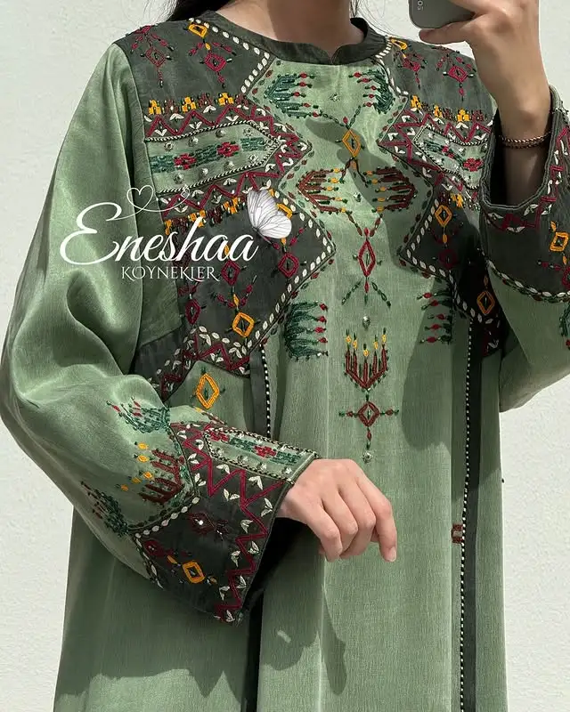 Türkmen fasonlar pombarh fasonlar Fasonlar 2025 fasonlar fason moda modalar Bezen bezen Türkmen fasonlar 2026 Türkmen fasonlar 2025 Türkmen fasonlar 2024 Türkmen fasonlar 2023 turkmenistan türkmenistan turkmen türkmen ashgabat  asgabat aşgabat balkan mary lebap dashoguz dasoguz daşoguz pombarh ponbarhat gulyupek gülýüpek stapel ştapel Gralan Çüýdeşen Abaýa Gadymy Krep Gurultaý 	Keteni Ýüpek Şifon Gipýur Lyon Welwet Atlas Kaşemir Streýç Suzana Ştapel Gülýüpek Pombarh Ýupka Gursakça Aksesuarlar Palto Penjek Okuw eşik Fata Sport eşik Uniforma Nakidka Öýme Şarf kompýuter ýaka ýaglyk Arenda köýnek 2nji el köýnek Taýyn köýnek Matalar Milli lybas milli lybaslar Toý köýnek Toý köýnekler toy koynek toy koynekler gundelik koynekler Gündelik	 
 köýnekler fata koynek Modern taze fason Eskiz koynektm turkmenkoynek türkmenkoynek fason moda moda fasonlar Iş eşik el iş	sada	ýakaly ýakasyz	keşdeli biserli	ýeňli giň nagyşly ýüregi açyk stoýka ýaka ýanly kombinasiýa 	zerli üsti aşak guşakly seçekli gysga ýeňli Gülýüpek Toý köýnek el iş, ýakaly, ýeňli, giň, nagyşly 17-25, 26-35, 35+ Haki, Ýaşyl yaz, tomus, guyz