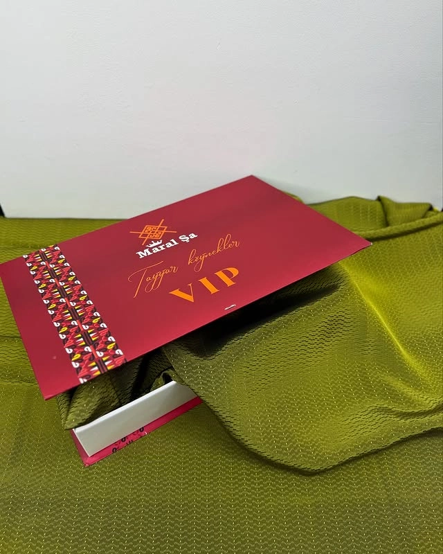 Türkmen fasonlar pombarh fasonlar Fasonlar 2025 fasonlar fason moda modalar Bezen bezen Türkmen fasonlar 2026 Türkmen fasonlar 2025 Türkmen fasonlar 2024 Türkmen fasonlar 2023 turkmenistan türkmenistan turkmen türkmen ashgabat  asgabat aşgabat balkan mary lebap dashoguz dasoguz daşoguz pombarh ponbarhat gulyupek gülýüpek stapel ştapel Gralan Çüýdeşen Abaýa Gadymy Krep Gurultaý 	Keteni Ýüpek Şifon Gipýur Lyon Welwet Atlas Kaşemir Streýç Suzana Ştapel Gülýüpek Pombarh Ýupka Gursakça Aksesuarlar Palto Penjek Okuw eşik Fata Sport eşik Uniforma Nakidka Öýme Şarf kompýuter ýaka ýaglyk Arenda köýnek 2nji el köýnek Taýyn köýnek Matalar Milli lybas milli lybaslar Toý köýnek Toý köýnekler toy koynek toy koynekler gundelik koynekler Gündelik	 
 köýnekler fata koynek Modern taze fason Eskiz koynektm turkmenkoynek türkmenkoynek fason moda moda fasonlar Iş eşik el iş	sada	ýakaly ýakasyz	keşdeli biserli	ýeňli giň nagyşly ýüregi açyk stoýka ýaka ýanly kombinasiýa 	zerli üsti aşak guşakly seçekli gysga ýeňli 