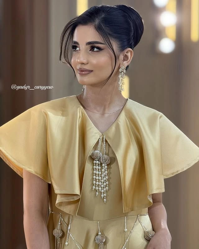 Türkmen fasonlar pombarh fasonlar Fasonlar 2025 fasonlar fason moda modalar Bezen bezen Türkmen fasonlar 2026 Türkmen fasonlar 2025 Türkmen fasonlar 2024 Türkmen fasonlar 2023 turkmenistan türkmenistan turkmen türkmen ashgabat  asgabat aşgabat balkan mary lebap dashoguz dasoguz daşoguz pombarh ponbarhat gulyupek gülýüpek stapel ştapel Gralan Çüýdeşen Abaýa Gadymy Krep Gurultaý 	Keteni Ýüpek Şifon Gipýur Lyon Welwet Atlas Kaşemir Streýç Suzana Ştapel Gülýüpek Pombarh Ýupka Gursakça Aksesuarlar Palto Penjek Okuw eşik Fata Sport eşik Uniforma Nakidka Öýme Şarf kompýuter ýaka ýaglyk Arenda köýnek 2nji el köýnek Taýyn köýnek Matalar Milli lybas milli lybaslar Toý köýnek Toý köýnekler toy koynek toy koynekler gundelik koynekler Gündelik	 
 köýnekler fata koynek Modern taze fason Eskiz koynektm turkmenkoynek türkmenkoynek fason moda moda fasonlar Iş eşik el iş	sada	ýakaly ýakasyz	keşdeli biserli	ýeňli giň nagyşly ýüregi açyk stoýka ýaka ýanly kombinasiýa 	zerli üsti aşak guşakly seçekli gysga ýeňli Lyon Toý köýnek, Modern ýakasyz, ýeňli, giň 17-25, 26-35 Altyn yaz, tomus, guyz