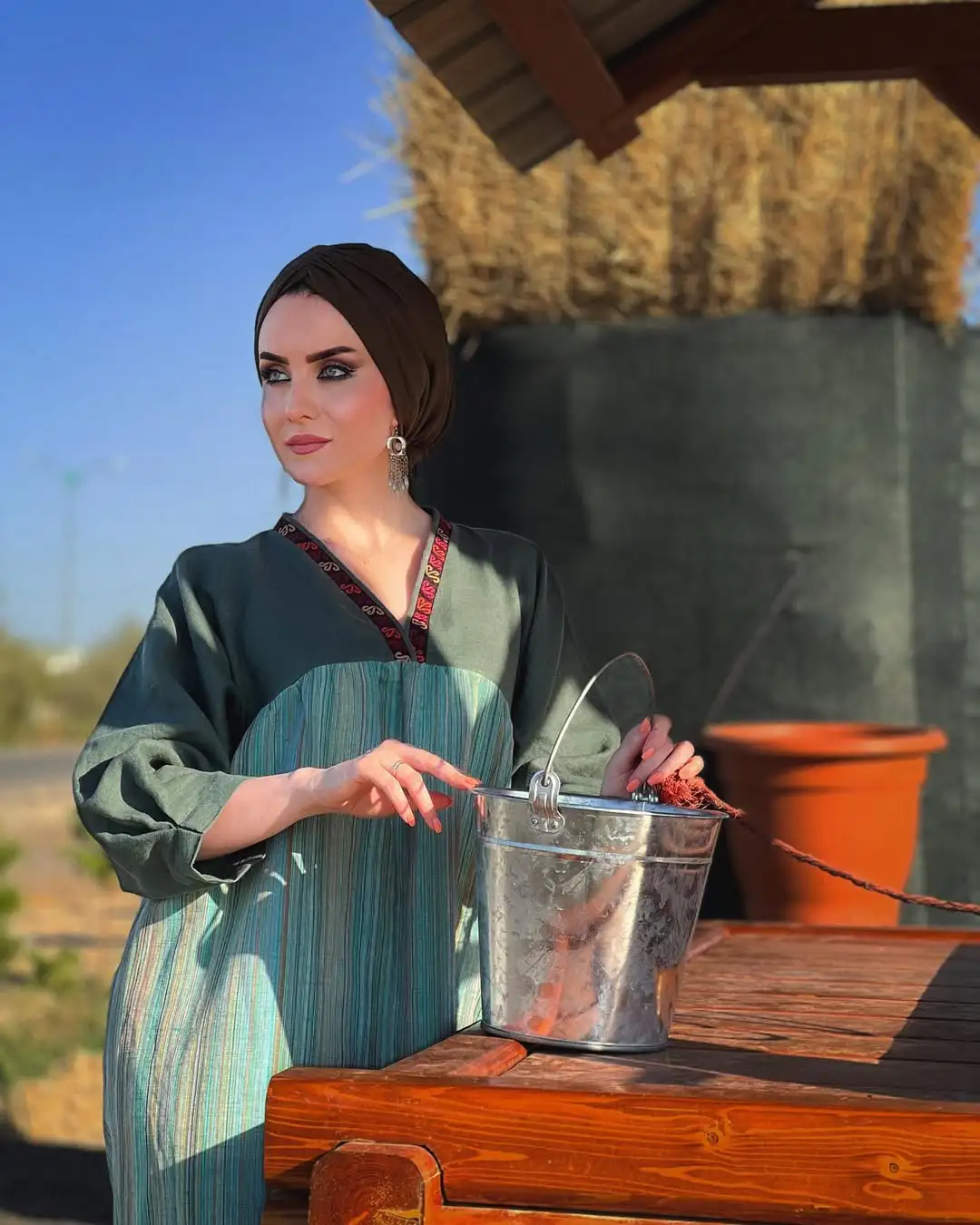 Türkmen fasonlar pombarh fasonlar Fasonlar 2025 fasonlar fason moda modalar Bezen bezen Türkmen fasonlar 2026 Türkmen fasonlar 2025 Türkmen fasonlar 2024 Türkmen fasonlar 2023 turkmenistan türkmenistan turkmen türkmen ashgabat  asgabat aşgabat balkan mary lebap dashoguz dasoguz daşoguz pombarh ponbarhat gulyupek gülýüpek stapel ştapel Gralan Çüýdeşen Abaýa Gadymy Krep Gurultaý 	Keteni Ýüpek Şifon Gipýur Lyon Welwet Atlas Kaşemir Streýç Suzana Ştapel Gülýüpek Pombarh Ýupka Gursakça Aksesuarlar Palto Penjek Okuw eşik Fata Sport eşik Uniforma Nakidka Öýme Şarf kompýuter ýaka ýaglyk Arenda köýnek 2nji el köýnek Taýyn köýnek Matalar Milli lybas milli lybaslar Toý köýnek Toý köýnekler toy koynek toy koynekler gundelik koynekler Gündelik	 
 köýnekler fata koynek Modern taze fason Eskiz koynektm turkmenkoynek türkmenkoynek fason moda moda fasonlar Iş eşik el iş	sada	ýakaly ýakasyz	keşdeli biserli	ýeňli giň nagyşly ýüregi açyk stoýka ýaka ýanly kombinasiýa 	zerli üsti aşak guşakly seçekli gysga ýeňli Lyon Gündelik sada, ýakaly, ýüregi açyk  Haki, Goýy-ýaşyl