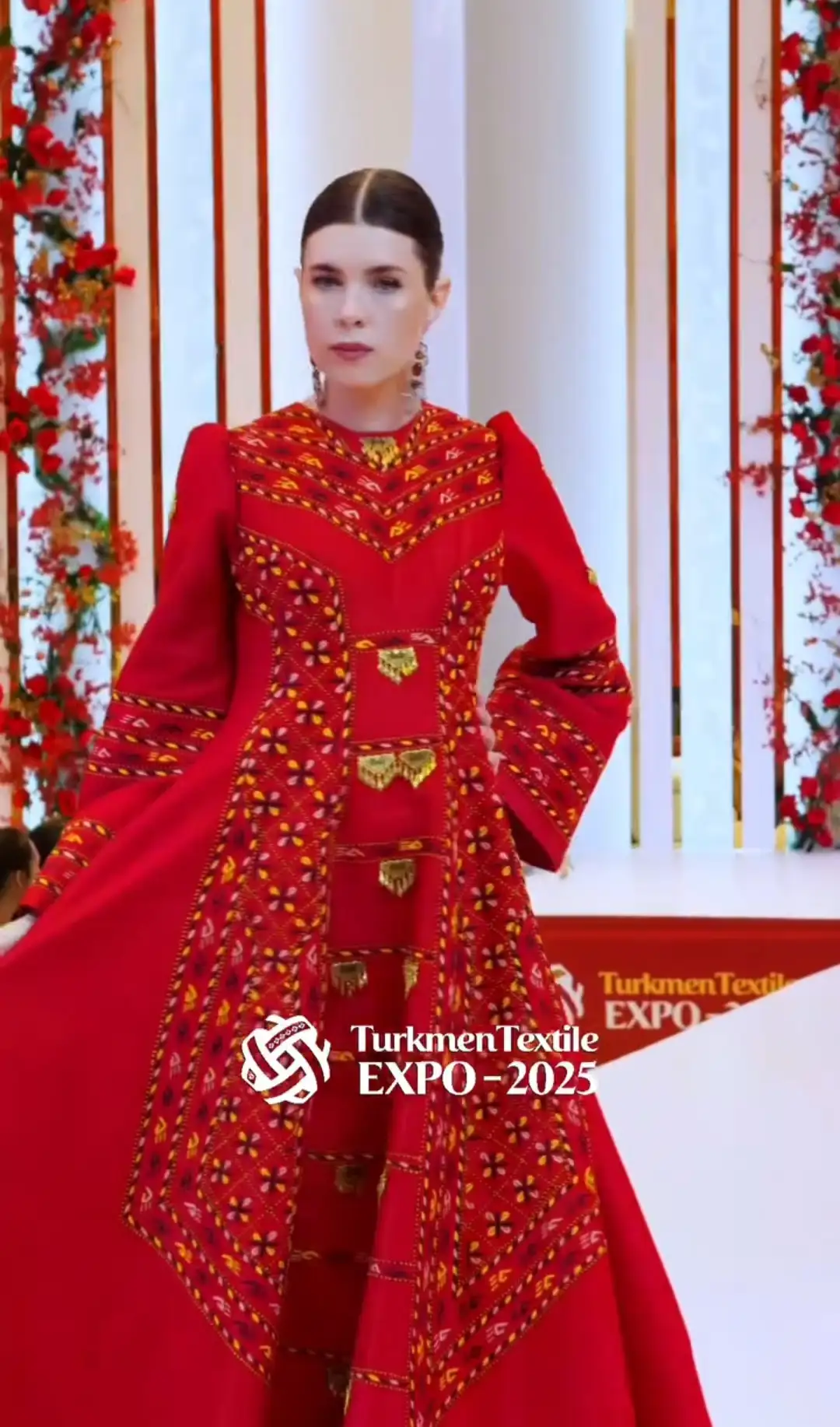 Türkmen fasonlar pombarh fasonlar Fasonlar 2025 fasonlar fason moda modalar Bezen bezen Türkmen fasonlar 2026 Türkmen fasonlar 2025 Türkmen fasonlar 2024 Türkmen fasonlar 2023 turkmenistan türkmenistan turkmen türkmen ashgabat  asgabat aşgabat balkan mary lebap dashoguz dasoguz daşoguz pombarh ponbarhat gulyupek gülýüpek stapel ştapel Gralan Çüýdeşen Abaýa Gadymy Krep Gurultaý 	Keteni Ýüpek Şifon Gipýur Lyon Welwet Atlas Kaşemir Streýç Suzana Ştapel Gülýüpek Pombarh Ýupka Gursakça Aksesuarlar Palto Penjek Okuw eşik Fata Sport eşik Uniforma Nakidka Öýme Şarf kompýuter ýaka ýaglyk Arenda köýnek 2nji el köýnek Taýyn köýnek Matalar Milli lybas milli lybaslar Toý köýnek Toý köýnekler toy koynek toy koynekler gundelik koynekler Gündelik	 
 köýnekler fata koynek Modern taze fason Eskiz koynektm turkmenkoynek türkmenkoynek fason moda moda fasonlar Iş eşik el iş	sada	ýakaly ýakasyz	keşdeli biserli	ýeňli giň nagyşly ýüregi açyk stoýka ýaka ýanly kombinasiýa 	zerli üsti aşak guşakly seçekli gysga ýeňli Şantu Modern TürkmenTextile Expo 2025 17-25, 26-35 Gyzyl yaz, guyz