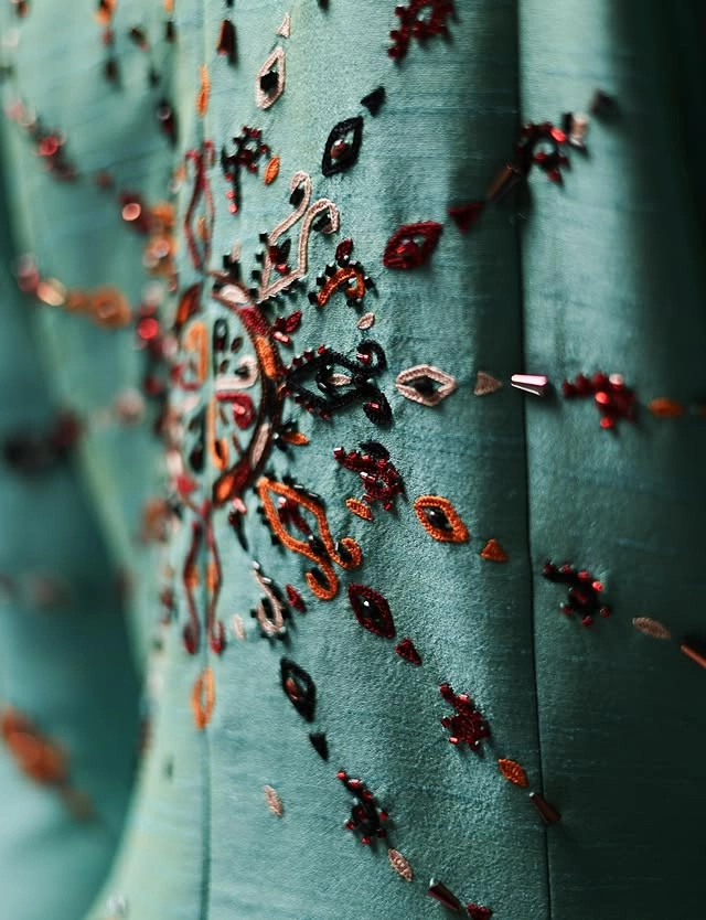 Türkmen fasonlar pombarh fasonlar Fasonlar 2025 fasonlar fason moda modalar Bezen bezen Türkmen fasonlar 2026 Türkmen fasonlar 2025 Türkmen fasonlar 2024 Türkmen fasonlar 2023 turkmenistan türkmenistan turkmen türkmen ashgabat  asgabat aşgabat balkan mary lebap dashoguz dasoguz daşoguz pombarh ponbarhat gulyupek gülýüpek stapel ştapel Gralan Çüýdeşen Abaýa Gadymy Krep Gurultaý 	Keteni Ýüpek Şifon Gipýur Lyon Welwet Atlas Kaşemir Streýç Suzana Ştapel Gülýüpek Pombarh Ýupka Gursakça Aksesuarlar Palto Penjek Okuw eşik Fata Sport eşik Uniforma Nakidka Öýme Şarf kompýuter ýaka ýaglyk Arenda köýnek 2nji el köýnek Taýyn köýnek Matalar Milli lybas milli lybaslar Toý köýnek Toý köýnekler toy koynek toy koynekler gundelik koynekler Gündelik	 
 köýnekler fata koynek Modern taze fason Eskiz koynektm turkmenkoynek türkmenkoynek fason moda moda fasonlar Iş eşik el iş	sada	ýakaly ýakasyz	keşdeli biserli	ýeňli giň nagyşly ýüregi açyk stoýka ýaka ýanly kombinasiýa 	zerli üsti aşak guşakly seçekli gysga ýeňli 