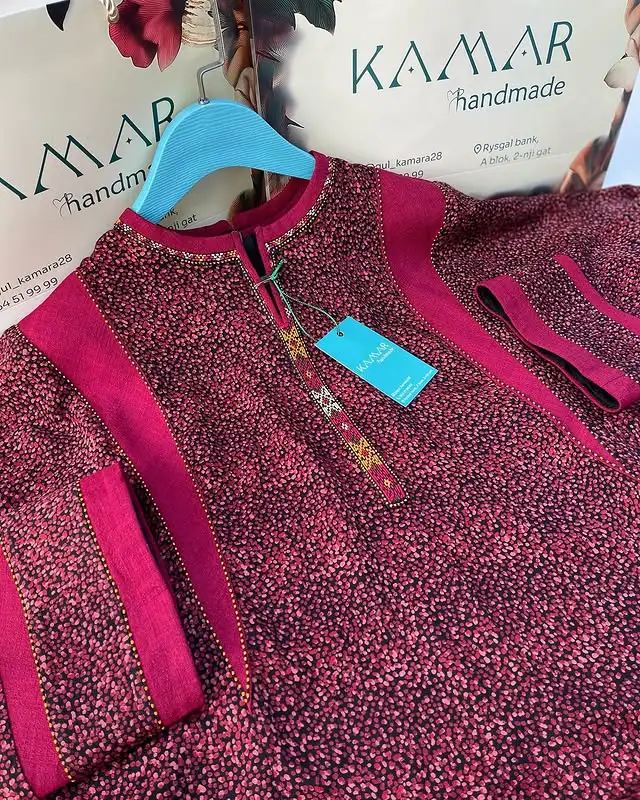 Türkmen fasonlar pombarh fasonlar Fasonlar 2025 fasonlar fason moda modalar Bezen bezen Türkmen fasonlar 2026 Türkmen fasonlar 2025 Türkmen fasonlar 2024 Türkmen fasonlar 2023 turkmenistan türkmenistan turkmen türkmen ashgabat  asgabat aşgabat balkan mary lebap dashoguz dasoguz daşoguz pombarh ponbarhat gulyupek gülýüpek stapel ştapel Gralan Çüýdeşen Abaýa Gadymy Krep Gurultaý 	Keteni Ýüpek Şifon Gipýur Lyon Welwet Atlas Kaşemir Streýç Suzana Ştapel Gülýüpek Pombarh Ýupka Gursakça Aksesuarlar Palto Penjek Okuw eşik Fata Sport eşik Uniforma Nakidka Öýme Şarf kompýuter ýaka ýaglyk Arenda köýnek 2nji el köýnek Taýyn köýnek Matalar Milli lybas milli lybaslar Toý köýnek Toý köýnekler toy koynek toy koynekler gundelik koynekler Gündelik	 
 köýnekler fata koynek Modern taze fason Eskiz koynektm turkmenkoynek türkmenkoynek fason moda moda fasonlar Iş eşik el iş	sada	ýakaly ýakasyz	keşdeli biserli	ýeňli giň nagyşly ýüregi açyk stoýka ýaka ýanly kombinasiýa 	zerli üsti aşak guşakly seçekli gysga ýeňli Ştapel Gündelik el iş, ýakaly, ýeňli, giň 17-25, 26-35 Gara, Gyzyl yaz, tomus, guyz Taýyn köýnek