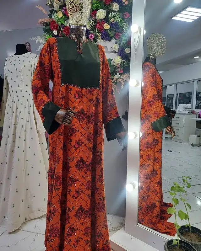 Türkmen fasonlar pombarh fasonlar Fasonlar 2025 fasonlar fason moda modalar Bezen bezen Türkmen fasonlar 2026 Türkmen fasonlar 2025 Türkmen fasonlar 2024 Türkmen fasonlar 2023 turkmenistan türkmenistan turkmen türkmen ashgabat  asgabat aşgabat balkan mary lebap dashoguz dasoguz daşoguz pombarh ponbarhat gulyupek gülýüpek stapel ştapel Gralan Çüýdeşen Abaýa Gadymy Krep Gurultaý 	Keteni Ýüpek Şifon Gipýur Lyon Welwet Atlas Kaşemir Streýç Suzana Ştapel Gülýüpek Pombarh Ýupka Gursakça Aksesuarlar Palto Penjek Okuw eşik Fata Sport eşik Uniforma Nakidka Öýme Şarf kompýuter ýaka ýaglyk Arenda köýnek 2nji el köýnek Taýyn köýnek Matalar Milli lybas milli lybaslar Toý köýnek Toý köýnekler toy koynek toy koynekler gundelik koynekler Gündelik	 
 köýnekler fata koynek Modern taze fason Eskiz koynektm turkmenkoynek türkmenkoynek fason moda moda fasonlar Iş eşik el iş	sada	ýakaly ýakasyz	keşdeli biserli	ýeňli giň nagyşly ýüregi açyk stoýka ýaka ýanly kombinasiýa 	zerli üsti aşak guşakly seçekli gysga ýeňli Gündelik ýakasyz, ýeňli, giň 26-35 Gara, Gyzyl yaz, tomus, guyz