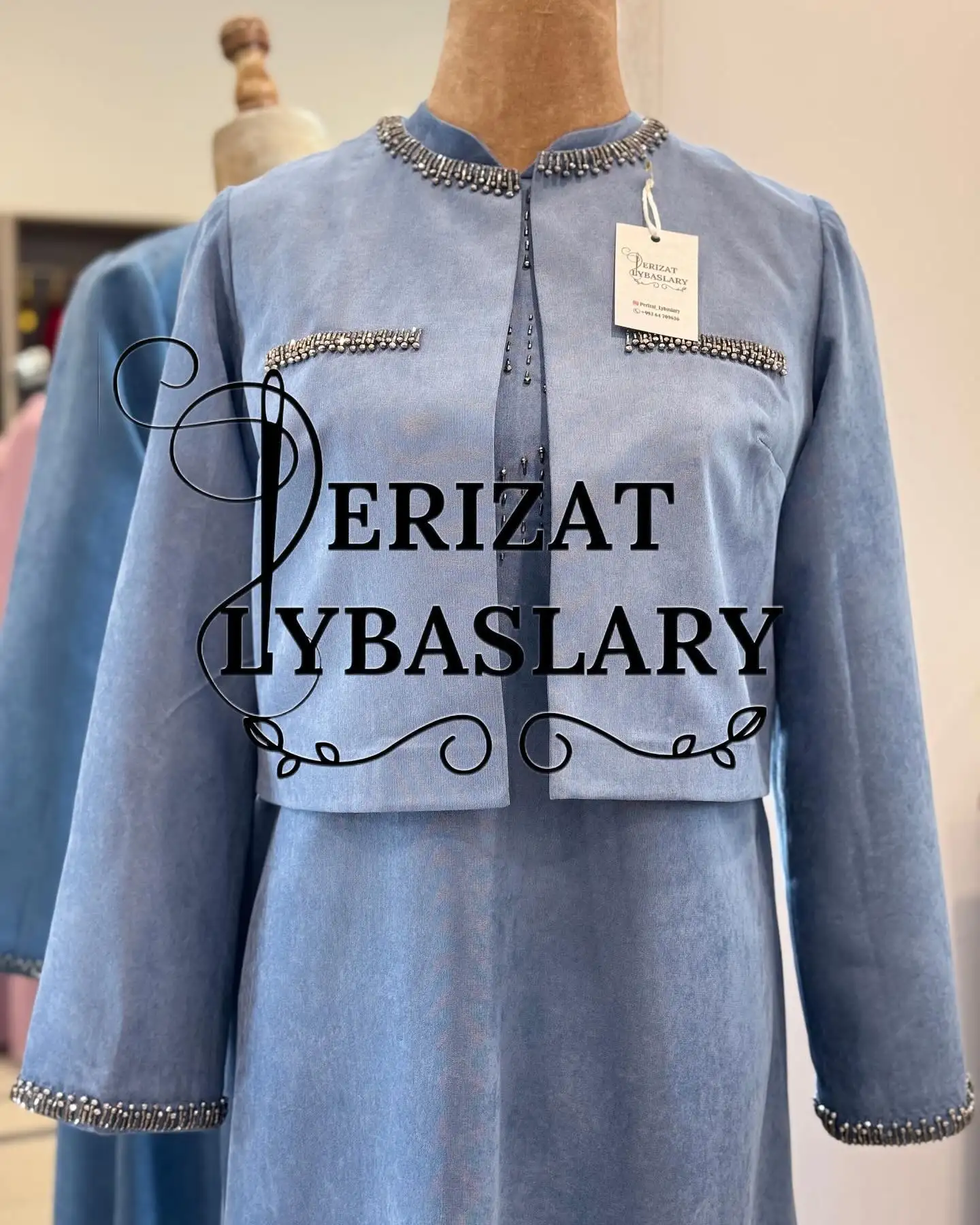 Türkmen fasonlar pombarh fasonlar Fasonlar 2025 fasonlar fason moda modalar Bezen bezen Türkmen fasonlar 2026 Türkmen fasonlar 2025 Türkmen fasonlar 2024 Türkmen fasonlar 2023 turkmenistan türkmenistan turkmen türkmen ashgabat  asgabat aşgabat balkan mary lebap dashoguz dasoguz daşoguz pombarh ponbarhat gulyupek gülýüpek stapel ştapel Gralan Çüýdeşen Abaýa Gadymy Krep Gurultaý 	Keteni Ýüpek Şifon Gipýur Lyon Welwet Atlas Kaşemir Streýç Suzana Ştapel Gülýüpek Pombarh Ýupka Gursakça Aksesuarlar Palto Penjek Okuw eşik Fata Sport eşik Uniforma Nakidka Öýme Şarf kompýuter ýaka ýaglyk Arenda köýnek 2nji el köýnek Taýyn köýnek Matalar Milli lybas milli lybaslar Toý köýnek Toý köýnekler toy koynek toy koynekler gundelik koynekler Gündelik	 
 köýnekler fata koynek Modern taze fason Eskiz koynektm turkmenkoynek türkmenkoynek fason moda moda fasonlar Iş eşik el iş	sada	ýakaly ýakasyz	keşdeli biserli	ýeňli giň nagyşly ýüregi açyk stoýka ýaka ýanly kombinasiýa 	zerli üsti aşak guşakly seçekli gysga ýeňli Lyon, Welwet Toý köýnek, Gündelik sada, üsti aşak  Gök, Benewşe