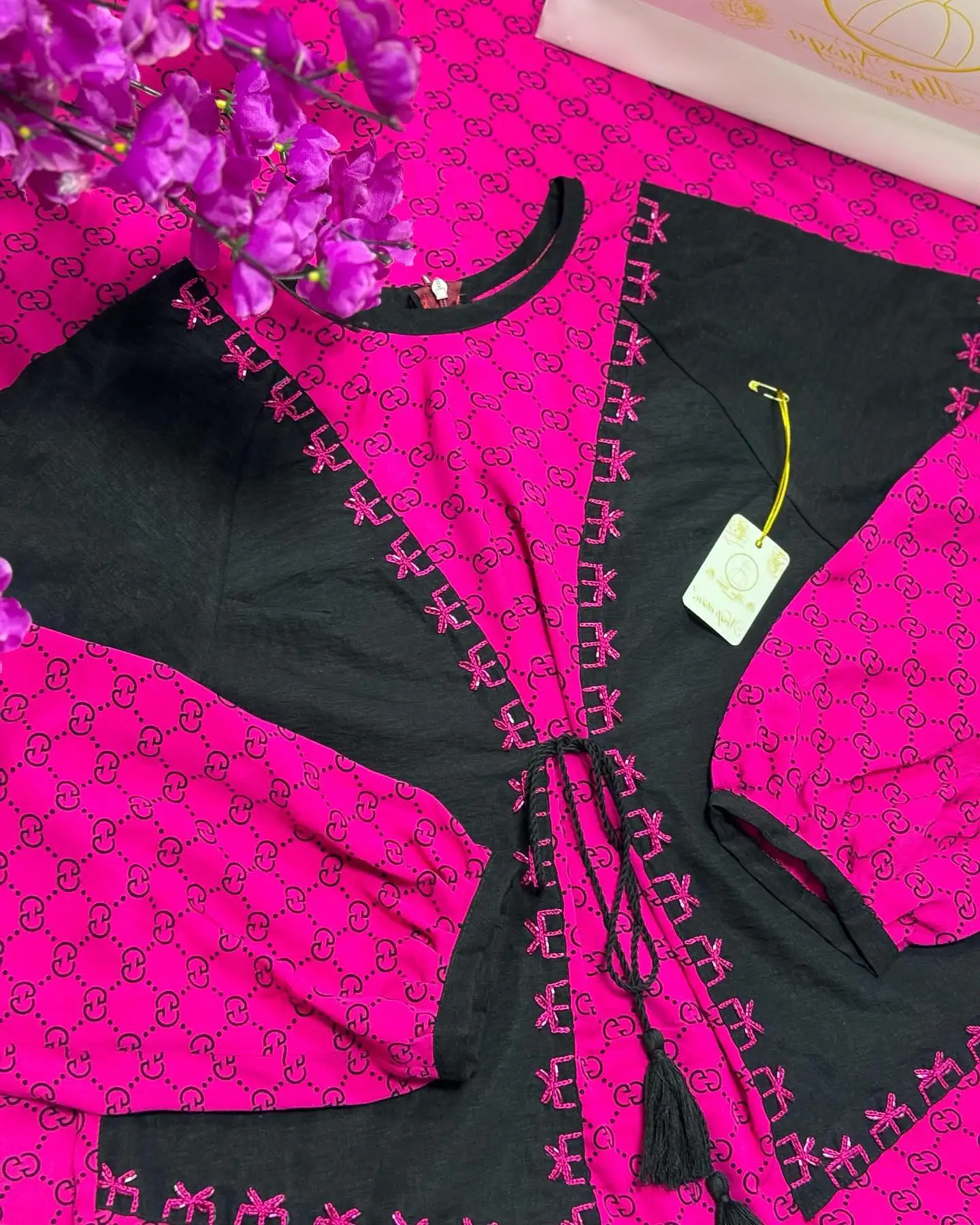 Türkmen fasonlar pombarh fasonlar Fasonlar 2025 fasonlar fason moda modalar Bezen bezen Türkmen fasonlar 2026 Türkmen fasonlar 2025 Türkmen fasonlar 2024 Türkmen fasonlar 2023 turkmenistan türkmenistan turkmen türkmen ashgabat  asgabat aşgabat balkan mary lebap dashoguz dasoguz daşoguz pombarh ponbarhat gulyupek gülýüpek stapel ştapel Gralan Çüýdeşen Abaýa Gadymy Krep Gurultaý 	Keteni Ýüpek Şifon Gipýur Lyon Welwet Atlas Kaşemir Streýç Suzana Ştapel Gülýüpek Pombarh Ýupka Gursakça Aksesuarlar Palto Penjek Okuw eşik Fata Sport eşik Uniforma Nakidka Öýme Şarf kompýuter ýaka ýaglyk Arenda köýnek 2nji el köýnek Taýyn köýnek Matalar Milli lybas milli lybaslar Toý köýnek Toý köýnekler toy koynek toy koynekler gundelik koynekler Gündelik	 
 köýnekler fata koynek Modern taze fason Eskiz koynektm turkmenkoynek türkmenkoynek fason moda moda fasonlar Iş eşik el iş	sada	ýakaly ýakasyz	keşdeli biserli	ýeňli giň nagyşly ýüregi açyk stoýka ýaka ýanly kombinasiýa 	zerli üsti aşak guşakly seçekli gysga ýeňli Ştapel  el iş, keşdeli, ýakasyz, guşakly  Gülgüne