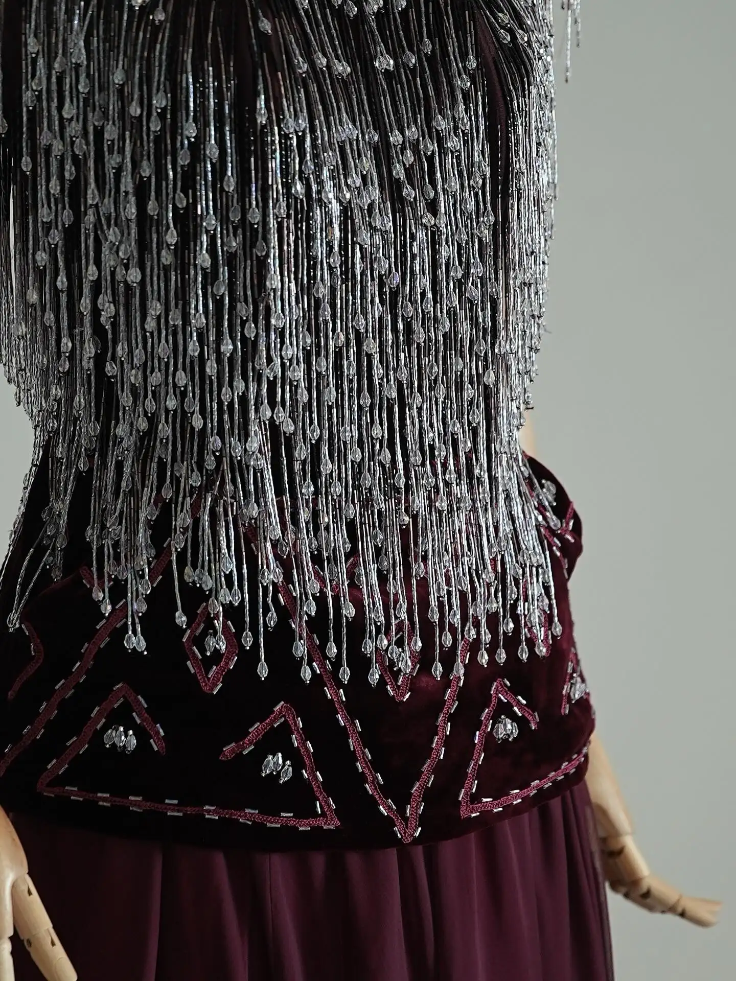 Türkmen fasonlar pombarh fasonlar Fasonlar 2025 fasonlar fason moda modalar Bezen bezen Türkmen fasonlar 2026 Türkmen fasonlar 2025 Türkmen fasonlar 2024 Türkmen fasonlar 2023 turkmenistan türkmenistan turkmen türkmen ashgabat  asgabat aşgabat balkan mary lebap dashoguz dasoguz daşoguz pombarh ponbarhat gulyupek gülýüpek stapel ştapel Gralan Çüýdeşen Abaýa Gadymy Krep Gurultaý 	Keteni Ýüpek Şifon Gipýur Lyon Welwet Atlas Kaşemir Streýç Suzana Ştapel Gülýüpek Pombarh Ýupka Gursakça Aksesuarlar Palto Penjek Okuw eşik Fata Sport eşik Uniforma Nakidka Öýme Şarf kompýuter ýaka ýaglyk Arenda köýnek 2nji el köýnek Taýyn köýnek Matalar Milli lybas milli lybaslar Toý köýnek Toý köýnekler toy koynek toy koynekler gundelik koynekler Gündelik	 
 köýnekler fata koynek Modern taze fason Eskiz koynektm turkmenkoynek türkmenkoynek fason moda moda fasonlar Iş eşik el iş	sada	ýakaly ýakasyz	keşdeli biserli	ýeňli giň nagyşly ýüregi açyk stoýka ýaka ýanly kombinasiýa 	zerli üsti aşak guşakly seçekli gysga ýeňli Şifon, Panbarhat (Pombarh) Modern el iş, ýakasyz, biserli, gysga ýeňli, giň, kombinasiýa, nagyşly 17-25, 26-35 Goýy-gyzyl tomus, guyz Taýyn köýnek