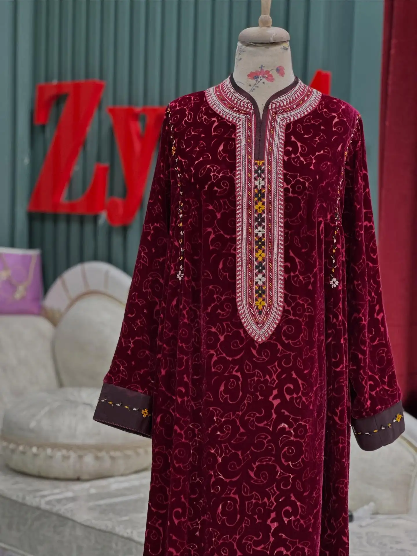 Türkmen fasonlar pombarh fasonlar Fasonlar 2025 fasonlar fason moda modalar Bezen bezen Türkmen fasonlar 2026 Türkmen fasonlar 2025 Türkmen fasonlar 2024 Türkmen fasonlar 2023 turkmenistan türkmenistan turkmen türkmen ashgabat  asgabat aşgabat balkan mary lebap dashoguz dasoguz daşoguz pombarh ponbarhat gulyupek gülýüpek stapel ştapel Gralan Çüýdeşen Abaýa Gadymy Krep Gurultaý 	Keteni Ýüpek Şifon Gipýur Lyon Welwet Atlas Kaşemir Streýç Suzana Ştapel Gülýüpek Pombarh Ýupka Gursakça Aksesuarlar Palto Penjek Okuw eşik Fata Sport eşik Uniforma Nakidka Öýme Şarf kompýuter ýaka ýaglyk Arenda köýnek 2nji el köýnek Taýyn köýnek Matalar Milli lybas milli lybaslar Toý köýnek Toý köýnekler toy koynek toy koynekler gundelik koynekler Gündelik	 
 köýnekler fata koynek Modern taze fason Eskiz koynektm turkmenkoynek türkmenkoynek fason moda moda fasonlar Iş eşik el iş	sada	ýakaly ýakasyz	keşdeli biserli	ýeňli giň nagyşly ýüregi açyk stoýka ýaka ýanly kombinasiýa 	zerli üsti aşak guşakly seçekli gysga ýeňli 