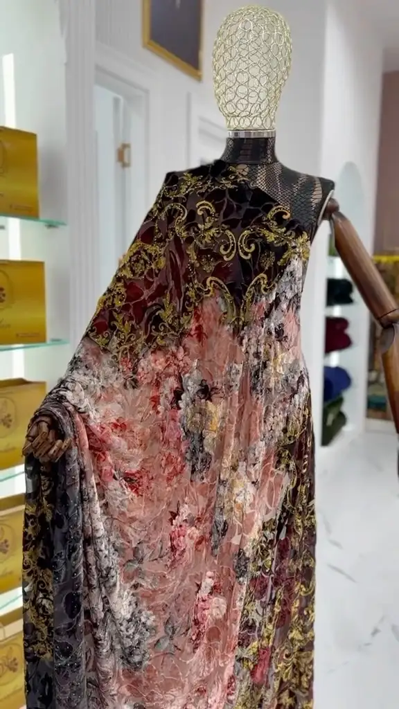 Türkmen fasonlar pombarh fasonlar Fasonlar 2025 fasonlar fason moda modalar Bezen bezen Türkmen fasonlar 2026 Türkmen fasonlar 2025 Türkmen fasonlar 2024 Türkmen fasonlar 2023 turkmenistan türkmenistan turkmen türkmen ashgabat  asgabat aşgabat balkan mary lebap dashoguz dasoguz daşoguz pombarh ponbarhat gulyupek gülýüpek stapel ştapel Gralan Çüýdeşen Abaýa Gadymy Krep Gurultaý 	Keteni Ýüpek Şifon Gipýur Lyon Welwet Atlas Kaşemir Streýç Suzana Ştapel Gülýüpek Pombarh Ýupka Gursakça Aksesuarlar Palto Penjek Okuw eşik Fata Sport eşik Uniforma Nakidka Öýme Şarf kompýuter ýaka ýaglyk Arenda köýnek 2nji el köýnek Taýyn köýnek Matalar Milli lybas milli lybaslar Toý köýnek Toý köýnekler toy koynek toy koynekler gundelik koynekler Gündelik	 
 köýnekler fata koynek Modern taze fason Eskiz koynektm turkmenkoynek türkmenkoynek fason moda moda fasonlar Iş eşik el iş	sada	ýakaly ýakasyz	keşdeli biserli	ýeňli giň nagyşly ýüregi açyk stoýka ýaka ýanly kombinasiýa 	zerli üsti aşak guşakly seçekli gysga ýeňli Ýüpek    Gülgüne, Goýy-çal  Matalar