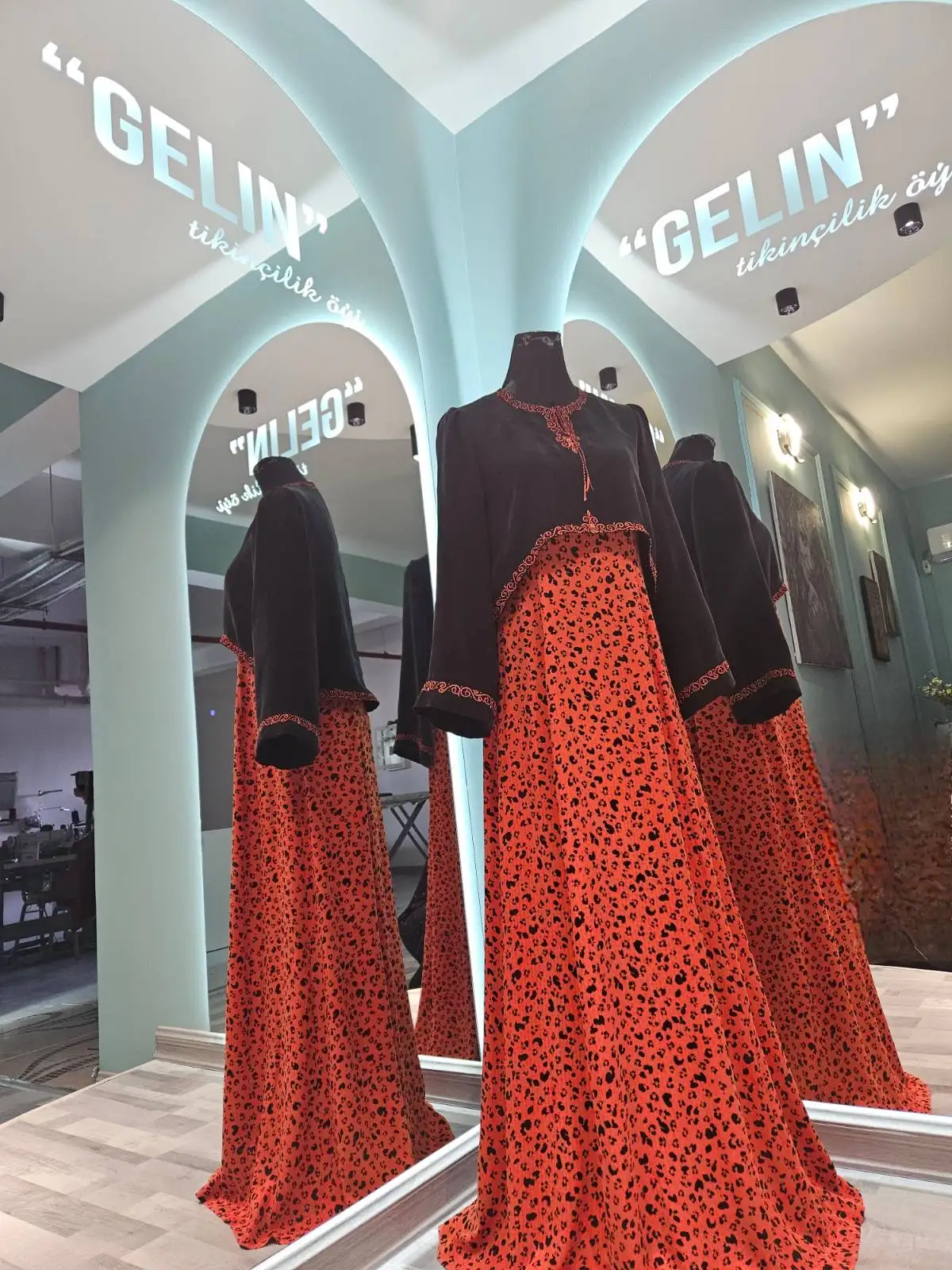 Türkmen fasonlar pombarh fasonlar Fasonlar 2025 fasonlar fason moda modalar Bezen bezen Türkmen fasonlar 2026 Türkmen fasonlar 2025 Türkmen fasonlar 2024 Türkmen fasonlar 2023 turkmenistan türkmenistan turkmen türkmen ashgabat  asgabat aşgabat balkan mary lebap dashoguz dasoguz daşoguz pombarh ponbarhat gulyupek gülýüpek stapel ştapel Gralan Çüýdeşen Abaýa Gadymy Krep Gurultaý 	Keteni Ýüpek Şifon Gipýur Lyon Welwet Atlas Kaşemir Streýç Suzana Ştapel Gülýüpek Pombarh Ýupka Gursakça Aksesuarlar Palto Penjek Okuw eşik Fata Sport eşik Uniforma Nakidka Öýme Şarf kompýuter ýaka ýaglyk Arenda köýnek 2nji el köýnek Taýyn köýnek Matalar Milli lybas milli lybaslar Toý köýnek Toý köýnekler toy koynek toy koynekler gundelik koynekler Gündelik	 
 köýnekler fata koynek Modern taze fason Eskiz koynektm turkmenkoynek türkmenkoynek fason moda moda fasonlar Iş eşik el iş	sada	ýakaly ýakasyz	keşdeli biserli	ýeňli giň nagyşly ýüregi açyk stoýka ýaka ýanly kombinasiýa 	zerli üsti aşak guşakly seçekli gysga ýeňli 