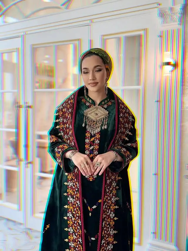 Türkmen fasonlar pombarh fasonlar Fasonlar 2025 fasonlar fason moda modalar Bezen bezen Türkmen fasonlar 2026 Türkmen fasonlar 2025 Türkmen fasonlar 2024 Türkmen fasonlar 2023 turkmenistan türkmenistan turkmen türkmen ashgabat  asgabat aşgabat balkan mary lebap dashoguz dasoguz daşoguz pombarh ponbarhat gulyupek gülýüpek stapel ştapel Gralan Çüýdeşen Abaýa Gadymy Krep Gurultaý 	Keteni Ýüpek Şifon Gipýur Lyon Welwet Atlas Kaşemir Streýç Suzana Ştapel Gülýüpek Pombarh Ýupka Gursakça Aksesuarlar Palto Penjek Okuw eşik Fata Sport eşik Uniforma Nakidka Öýme Şarf kompýuter ýaka ýaglyk Arenda köýnek 2nji el köýnek Taýyn köýnek Matalar Milli lybas milli lybaslar Toý köýnek Toý köýnekler toy koynek toy koynekler gundelik koynekler Gündelik	 
 köýnekler fata koynek Modern taze fason Eskiz koynektm turkmenkoynek türkmenkoynek fason moda moda fasonlar Iş eşik el iş	sada	ýakaly ýakasyz	keşdeli biserli	ýeňli giň nagyşly ýüregi açyk stoýka ýaka ýanly kombinasiýa 	zerli üsti aşak guşakly seçekli gysga ýeňli Panbarhat (Pombarh) Milli lybas keşdeli, ýakaly, ýeňli, giň, nagyşly 26-35, 35+ Goýy-ýaşyl yaz, guyz, gysh