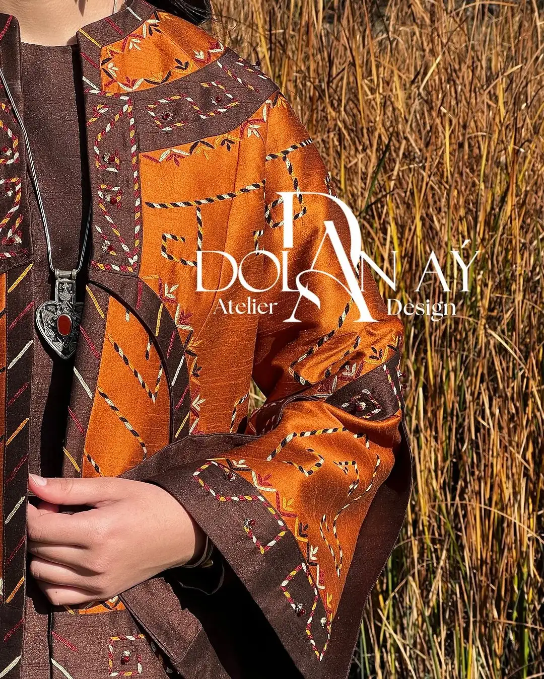 Türkmen fasonlar pombarh fasonlar Fasonlar 2025 fasonlar fason moda modalar Bezen bezen Türkmen fasonlar 2026 Türkmen fasonlar 2025 Türkmen fasonlar 2024 Türkmen fasonlar 2023 turkmenistan türkmenistan turkmen türkmen ashgabat  asgabat aşgabat balkan mary lebap dashoguz dasoguz daşoguz pombarh ponbarhat gulyupek gülýüpek stapel ştapel Gralan Çüýdeşen Abaýa Gadymy Krep Gurultaý 	Keteni Ýüpek Şifon Gipýur Lyon Welwet Atlas Kaşemir Streýç Suzana Ştapel Gülýüpek Pombarh Ýupka Gursakça Aksesuarlar Palto Penjek Okuw eşik Fata Sport eşik Uniforma Nakidka Öýme Şarf kompýuter ýaka ýaglyk Arenda köýnek 2nji el köýnek Taýyn köýnek Matalar Milli lybas milli lybaslar Toý köýnek Toý köýnekler toy koynek toy koynekler gundelik koynekler Gündelik	 
 köýnekler fata koynek Modern taze fason Eskiz koynektm turkmenkoynek türkmenkoynek fason moda moda fasonlar Iş eşik el iş	sada	ýakaly ýakasyz	keşdeli biserli	ýeňli giň nagyşly ýüregi açyk stoýka ýaka ýanly kombinasiýa 	zerli üsti aşak guşakly seçekli gysga ýeňli Milli lybas el iş  Mämişi, Goýy-goňur  Penjek