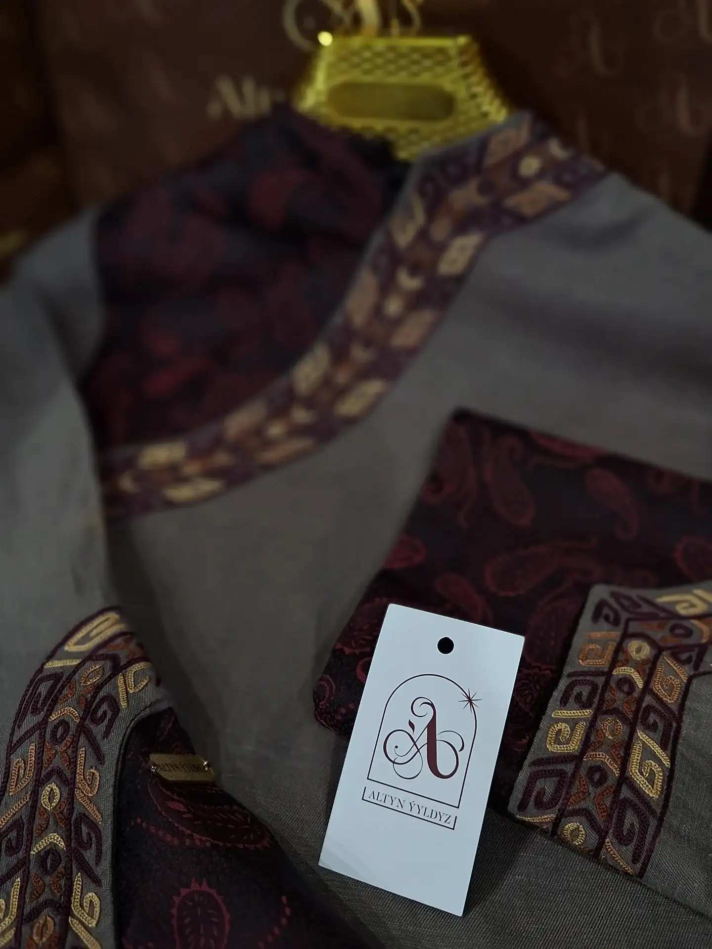 Türkmen fasonlar pombarh fasonlar Fasonlar 2025 fasonlar fason moda modalar Bezen bezen Türkmen fasonlar 2026 Türkmen fasonlar 2025 Türkmen fasonlar 2024 Türkmen fasonlar 2023 turkmenistan türkmenistan turkmen türkmen ashgabat  asgabat aşgabat balkan mary lebap dashoguz dasoguz daşoguz pombarh ponbarhat gulyupek gülýüpek stapel ştapel Gralan Çüýdeşen Abaýa Gadymy Krep Gurultaý 	Keteni Ýüpek Şifon Gipýur Lyon Welwet Atlas Kaşemir Streýç Suzana Ştapel Gülýüpek Pombarh Ýupka Gursakça Aksesuarlar Palto Penjek Okuw eşik Fata Sport eşik Uniforma Nakidka Öýme Şarf kompýuter ýaka ýaglyk Arenda köýnek 2nji el köýnek Taýyn köýnek Matalar Milli lybas milli lybaslar Toý köýnek Toý köýnekler toy koynek toy koynekler gundelik koynekler Gündelik	 
 köýnekler fata koynek Modern taze fason Eskiz koynektm turkmenkoynek türkmenkoynek fason moda moda fasonlar Iş eşik el iş	sada	ýakaly ýakasyz	keşdeli biserli	ýeňli giň nagyşly ýüregi açyk stoýka ýaka ýanly kombinasiýa 	zerli üsti aşak guşakly seçekli gysga ýeňli 