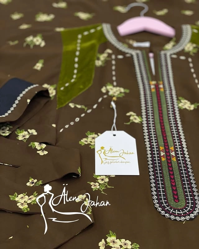 Türkmen fasonlar pombarh fasonlar Fasonlar 2025 fasonlar fason moda modalar Bezen bezen Türkmen fasonlar 2026 Türkmen fasonlar 2025 Türkmen fasonlar 2024 Türkmen fasonlar 2023 turkmenistan türkmenistan turkmen türkmen ashgabat  asgabat aşgabat balkan mary lebap dashoguz dasoguz daşoguz pombarh ponbarhat gulyupek gülýüpek stapel ştapel Gralan Çüýdeşen Abaýa Gadymy Krep Gurultaý 	Keteni Ýüpek Şifon Gipýur Lyon Welwet Atlas Kaşemir Streýç Suzana Ştapel Gülýüpek Pombarh Ýupka Gursakça Aksesuarlar Palto Penjek Okuw eşik Fata Sport eşik Uniforma Nakidka Öýme Şarf kompýuter ýaka ýaglyk Arenda köýnek 2nji el köýnek Taýyn köýnek Matalar Milli lybas milli lybaslar Toý köýnek Toý köýnekler toy koynek toy koynekler gundelik koynekler Gündelik	 
 köýnekler fata koynek Modern taze fason Eskiz koynektm turkmenkoynek türkmenkoynek fason moda moda fasonlar Iş eşik el iş	sada	ýakaly ýakasyz	keşdeli biserli	ýeňli giň nagyşly ýüregi açyk stoýka ýaka ýanly kombinasiýa 	zerli üsti aşak guşakly seçekli gysga ýeňli Ştapel Gündelik el iş, ýakaly, ýeňli, giň, kombinasiýa 12-16, 17-25, 26-35, 35+ Goňur tomus Taýyn köýnek