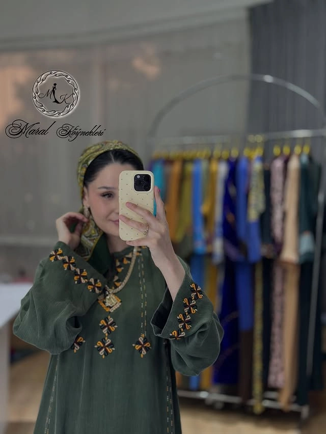 Türkmen fasonlar pombarh fasonlar Fasonlar 2025 fasonlar fason moda modalar Bezen bezen Türkmen fasonlar 2026 Türkmen fasonlar 2025 Türkmen fasonlar 2024 Türkmen fasonlar 2023 turkmenistan türkmenistan turkmen türkmen ashgabat  asgabat aşgabat balkan mary lebap dashoguz dasoguz daşoguz pombarh ponbarhat gulyupek gülýüpek stapel ştapel Gralan Çüýdeşen Abaýa Gadymy Krep Gurultaý 	Keteni Ýüpek Şifon Gipýur Lyon Welwet Atlas Kaşemir Streýç Suzana Ştapel Gülýüpek Pombarh Ýupka Gursakça Aksesuarlar Palto Penjek Okuw eşik Fata Sport eşik Uniforma Nakidka Öýme Şarf kompýuter ýaka ýaglyk Arenda köýnek 2nji el köýnek Taýyn köýnek Matalar Milli lybas milli lybaslar Toý köýnek Toý köýnekler toy koynek toy koynekler gundelik koynekler Gündelik	 
 köýnekler fata koynek Modern taze fason Eskiz koynektm turkmenkoynek türkmenkoynek fason moda moda fasonlar Iş eşik el iş	sada	ýakaly ýakasyz	keşdeli biserli	ýeňli giň nagyşly ýüregi açyk stoýka ýaka ýanly kombinasiýa 	zerli üsti aşak guşakly seçekli gysga ýeňli 