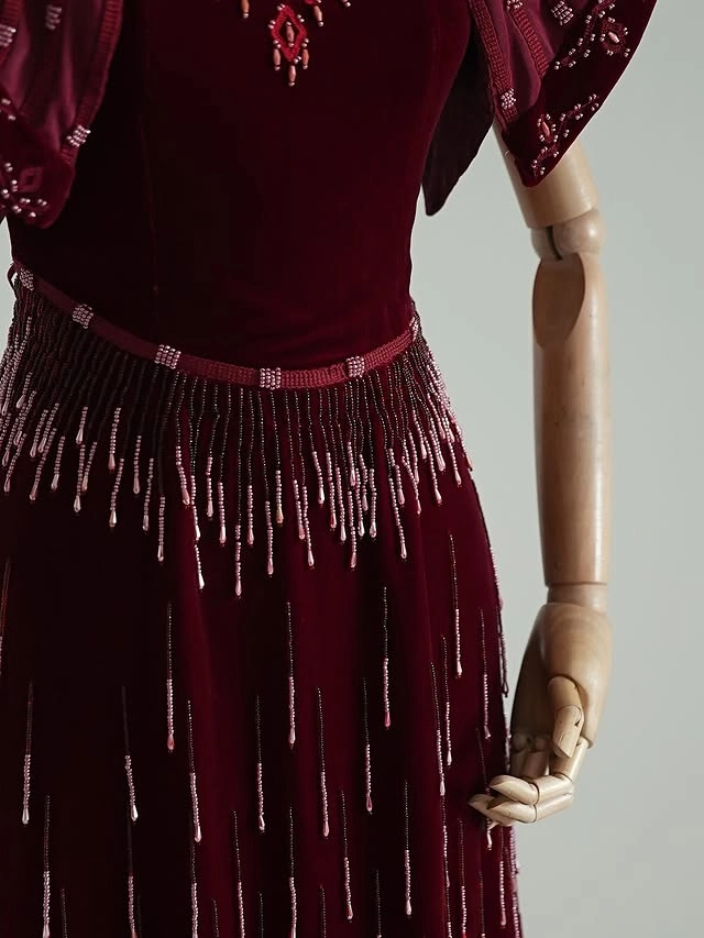 Türkmen fasonlar pombarh fasonlar Fasonlar 2025 fasonlar fason moda modalar Bezen bezen Türkmen fasonlar 2026 Türkmen fasonlar 2025 Türkmen fasonlar 2024 Türkmen fasonlar 2023 turkmenistan türkmenistan turkmen türkmen ashgabat  asgabat aşgabat balkan mary lebap dashoguz dasoguz daşoguz pombarh ponbarhat gulyupek gülýüpek stapel ştapel Gralan Çüýdeşen Abaýa Gadymy Krep Gurultaý 	Keteni Ýüpek Şifon Gipýur Lyon Welwet Atlas Kaşemir Streýç Suzana Ştapel Gülýüpek Pombarh Ýupka Gursakça Aksesuarlar Palto Penjek Okuw eşik Fata Sport eşik Uniforma Nakidka Öýme Şarf kompýuter ýaka ýaglyk Arenda köýnek 2nji el köýnek Taýyn köýnek Matalar Milli lybas milli lybaslar Toý köýnek Toý köýnekler toy koynek toy koynekler gundelik koynekler Gündelik	 
 köýnekler fata koynek Modern taze fason Eskiz koynektm turkmenkoynek türkmenkoynek fason moda moda fasonlar Iş eşik el iş	sada	ýakaly ýakasyz	keşdeli biserli	ýeňli giň nagyşly ýüregi açyk stoýka ýaka ýanly kombinasiýa 	zerli üsti aşak guşakly seçekli gysga ýeňli Panbarhat (Pombarh) Toý köýnek, Modern el iş, ýakasyz, gysga ýeňli, giň 26-35 Goýy-gyzyl tomus, guyz Taýyn köýnek