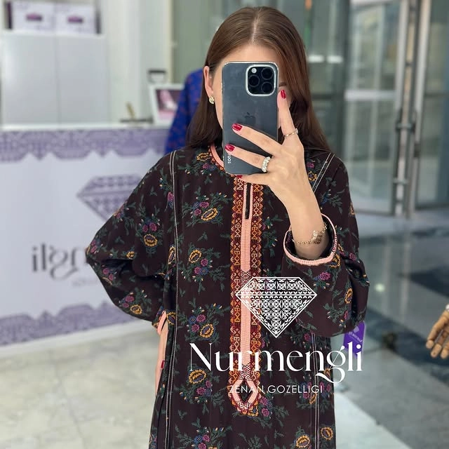 Türkmen fasonlar pombarh fasonlar Fasonlar 2025 fasonlar fason moda modalar Bezen bezen Türkmen fasonlar 2026 Türkmen fasonlar 2025 Türkmen fasonlar 2024 Türkmen fasonlar 2023 turkmenistan türkmenistan turkmen türkmen ashgabat  asgabat aşgabat balkan mary lebap dashoguz dasoguz daşoguz pombarh ponbarhat gulyupek gülýüpek stapel ştapel Gralan Çüýdeşen Abaýa Gadymy Krep Gurultaý 	Keteni Ýüpek Şifon Gipýur Lyon Welwet Atlas Kaşemir Streýç Suzana Ştapel Gülýüpek Pombarh Ýupka Gursakça Aksesuarlar Palto Penjek Okuw eşik Fata Sport eşik Uniforma Nakidka Öýme Şarf kompýuter ýaka ýaglyk Arenda köýnek 2nji el köýnek Taýyn köýnek Matalar Milli lybas milli lybaslar Toý köýnek Toý köýnekler toy koynek toy koynekler gundelik koynekler Gündelik	 
 köýnekler fata koynek Modern taze fason Eskiz koynektm turkmenkoynek türkmenkoynek fason moda moda fasonlar Iş eşik el iş	sada	ýakaly ýakasyz	keşdeli biserli	ýeňli giň nagyşly ýüregi açyk stoýka ýaka ýanly kombinasiýa 	zerli üsti aşak guşakly seçekli gysga ýeňli Ştapel Gündelik ýakaly, ýanly, ýeňli, giň, el ýaka, gaýma 12-16, 17-25, 26-35, 35+  yaz, tomus, guyz, gysh