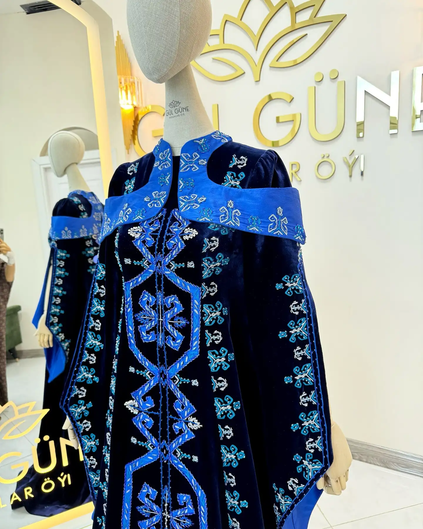 Türkmen fasonlar pombarh fasonlar Fasonlar 2025 fasonlar fason moda modalar Bezen bezen Türkmen fasonlar 2026 Türkmen fasonlar 2025 Türkmen fasonlar 2024 Türkmen fasonlar 2023 turkmenistan türkmenistan turkmen türkmen ashgabat  asgabat aşgabat balkan mary lebap dashoguz dasoguz daşoguz pombarh ponbarhat gulyupek gülýüpek stapel ştapel Gralan Çüýdeşen Abaýa Gadymy Krep Gurultaý 	Keteni Ýüpek Şifon Gipýur Lyon Welwet Atlas Kaşemir Streýç Suzana Ştapel Gülýüpek Pombarh Ýupka Gursakça Aksesuarlar Palto Penjek Okuw eşik Fata Sport eşik Uniforma Nakidka Öýme Şarf kompýuter ýaka ýaglyk Arenda köýnek 2nji el köýnek Taýyn köýnek Matalar Milli lybas milli lybaslar Toý köýnek Toý köýnekler toy koynek toy koynekler gundelik koynekler Gündelik	 
 köýnekler fata koynek Modern taze fason Eskiz koynektm turkmenkoynek türkmenkoynek fason moda moda fasonlar Iş eşik el iş	sada	ýakaly ýakasyz	keşdeli biserli	ýeňli giň nagyşly ýüregi açyk stoýka ýaka ýanly kombinasiýa 	zerli üsti aşak guşakly seçekli gysga ýeňli Panbarhat (Pombarh) Toý köýnek el iş, keşdeli, ýakaly, ýeňli, nagyşly 12-16, 17-25, 26-35 Goýy-gök