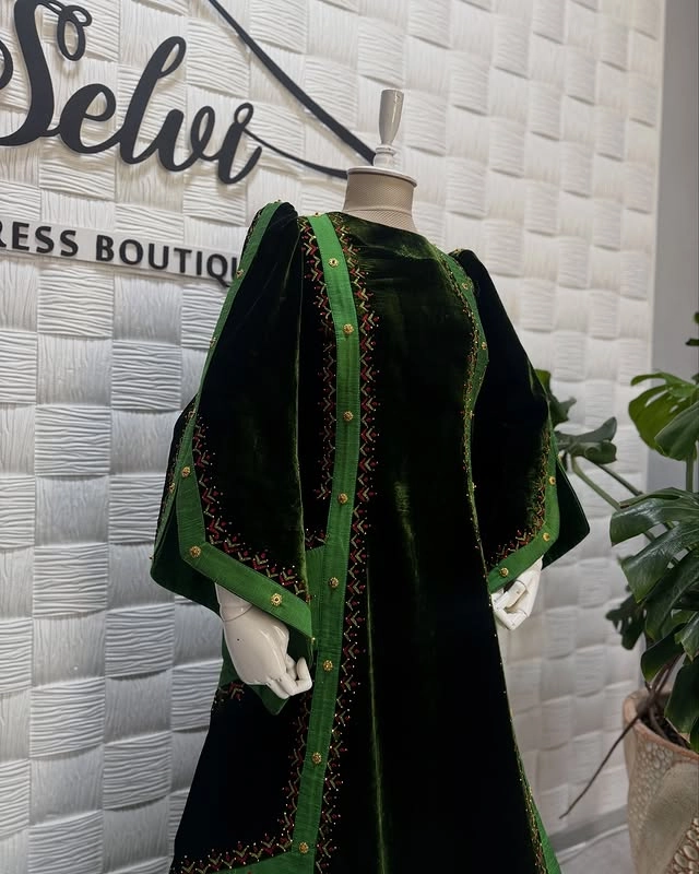 Türkmen fasonlar pombarh fasonlar Fasonlar 2025 fasonlar fason moda modalar Bezen bezen Türkmen fasonlar 2026 Türkmen fasonlar 2025 Türkmen fasonlar 2024 Türkmen fasonlar 2023 turkmenistan türkmenistan turkmen türkmen ashgabat  asgabat aşgabat balkan mary lebap dashoguz dasoguz daşoguz pombarh ponbarhat gulyupek gülýüpek stapel ştapel Gralan Çüýdeşen Abaýa Gadymy Krep Gurultaý 	Keteni Ýüpek Şifon Gipýur Lyon Welwet Atlas Kaşemir Streýç Suzana Ştapel Gülýüpek Pombarh Ýupka Gursakça Aksesuarlar Palto Penjek Okuw eşik Fata Sport eşik Uniforma Nakidka Öýme Şarf kompýuter ýaka ýaglyk Arenda köýnek 2nji el köýnek Taýyn köýnek Matalar Milli lybas milli lybaslar Toý köýnek Toý köýnekler toy koynek toy koynekler gundelik koynekler Gündelik	 
 köýnekler fata koynek Modern taze fason Eskiz koynektm turkmenkoynek türkmenkoynek fason moda moda fasonlar Iş eşik el iş	sada	ýakaly ýakasyz	keşdeli biserli	ýeňli giň nagyşly ýüregi açyk stoýka ýaka ýanly kombinasiýa 	zerli üsti aşak guşakly seçekli gysga ýeňli Panbarhat (Pombarh) Toý köýnek el iş, ýakasyz, ýeňli, giň 26-35, 35+ Ýaşyl, Goýy-ýaşyl yaz, guyz, gysh