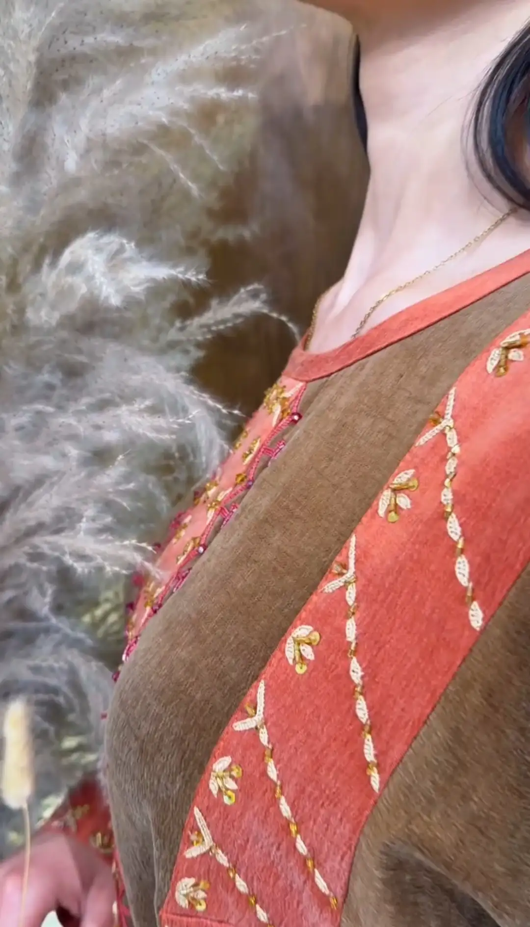 Türkmen fasonlar pombarh fasonlar Fasonlar 2025 fasonlar fason moda modalar Bezen bezen Türkmen fasonlar 2026 Türkmen fasonlar 2025 Türkmen fasonlar 2024 Türkmen fasonlar 2023 turkmenistan türkmenistan turkmen türkmen ashgabat  asgabat aşgabat balkan mary lebap dashoguz dasoguz daşoguz pombarh ponbarhat gulyupek gülýüpek stapel ştapel Gralan Çüýdeşen Abaýa Gadymy Krep Gurultaý 	Keteni Ýüpek Şifon Gipýur Lyon Welwet Atlas Kaşemir Streýç Suzana Ştapel Gülýüpek Pombarh Ýupka Gursakça Aksesuarlar Palto Penjek Okuw eşik Fata Sport eşik Uniforma Nakidka Öýme Şarf kompýuter ýaka ýaglyk Arenda köýnek 2nji el köýnek Taýyn köýnek Matalar Milli lybas milli lybaslar Toý köýnek Toý köýnekler toy koynek toy koynekler gundelik koynekler Gündelik	 
 köýnekler fata koynek Modern taze fason Eskiz koynektm turkmenkoynek türkmenkoynek fason moda moda fasonlar Iş eşik el iş	sada	ýakaly ýakasyz	keşdeli biserli	ýeňli giň nagyşly ýüregi açyk stoýka ýaka ýanly kombinasiýa 	zerli üsti aşak guşakly seçekli gysga ýeňli Ýüpek, Gülýüpek Toý köýnek el iş, keşdeli, ýakaly, biserli, ýeňli, giň, nagyşly 17-25, 26-35, 35+ Gyzyl, Goňur yaz, tomus