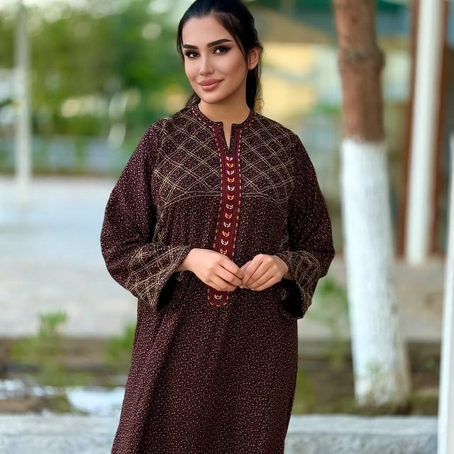 Türkmen fasonlar pombarh fasonlar Fasonlar 2025 fasonlar fason moda modalar Bezen bezen Türkmen fasonlar 2026 Türkmen fasonlar 2025 Türkmen fasonlar 2024 Türkmen fasonlar 2023 turkmenistan türkmenistan turkmen türkmen ashgabat  asgabat aşgabat balkan mary lebap dashoguz dasoguz daşoguz pombarh ponbarhat gulyupek gülýüpek stapel ştapel Gralan Çüýdeşen Abaýa Gadymy Krep Gurultaý 	Keteni Ýüpek Şifon Gipýur Lyon Welwet Atlas Kaşemir Streýç Suzana Ştapel Gülýüpek Pombarh Ýupka Gursakça Aksesuarlar Palto Penjek Okuw eşik Fata Sport eşik Uniforma Nakidka Öýme Şarf kompýuter ýaka ýaglyk Arenda köýnek 2nji el köýnek Taýyn köýnek Matalar Milli lybas milli lybaslar Toý köýnek Toý köýnekler toy koynek toy koynekler gundelik koynekler Gündelik	 
 köýnekler fata koynek Modern taze fason Eskiz koynektm turkmenkoynek türkmenkoynek fason moda moda fasonlar Iş eşik el iş	sada	ýakaly ýakasyz	keşdeli biserli	ýeňli giň nagyşly ýüregi açyk stoýka ýaka ýanly kombinasiýa 	zerli üsti aşak guşakly seçekli gysga ýeňli Ştapel Gündelik ýakaly, ýeňli, giň 17-25, 26-35 Haki, Goýy-gök, Goňur, Goýy-goňur, Goýy-ýaşyl yaz, tomus, guyz, gysh