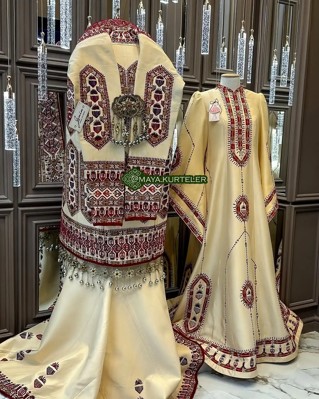 Türkmen fasonlar pombarh fasonlar Fasonlar 2025 fasonlar fason moda modalar Bezen bezen Türkmen fasonlar 2026 Türkmen fasonlar 2025 Türkmen fasonlar 2024 Türkmen fasonlar 2023 turkmenistan türkmenistan turkmen türkmen ashgabat  asgabat aşgabat balkan mary lebap dashoguz dasoguz daşoguz pombarh ponbarhat gulyupek gülýüpek stapel ştapel Gralan Çüýdeşen Abaýa Gadymy Krep Gurultaý 	Keteni Ýüpek Şifon Gipýur Lyon Welwet Atlas Kaşemir Streýç Suzana Ştapel Gülýüpek Pombarh Ýupka Gursakça Aksesuarlar Palto Penjek Okuw eşik Fata Sport eşik Uniforma Nakidka Öýme Şarf kompýuter ýaka ýaglyk Arenda köýnek 2nji el köýnek Taýyn köýnek Matalar Milli lybas milli lybaslar Toý köýnek Toý köýnekler toy koynek toy koynekler gundelik koynekler Gündelik	 
 köýnekler fata koynek Modern taze fason Eskiz koynektm turkmenkoynek türkmenkoynek fason moda moda fasonlar Iş eşik el iş	sada	ýakaly ýakasyz	keşdeli biserli	ýeňli giň nagyşly ýüregi açyk stoýka ýaka ýanly kombinasiýa 	zerli üsti aşak guşakly seçekli gysga ýeňli Keteni Toý köýnek, Milli lybas el iş, keşdeli, ýakaly, ýeňli, giň, nagyşly 17-25, 26-35 Bežewyý, Altyn