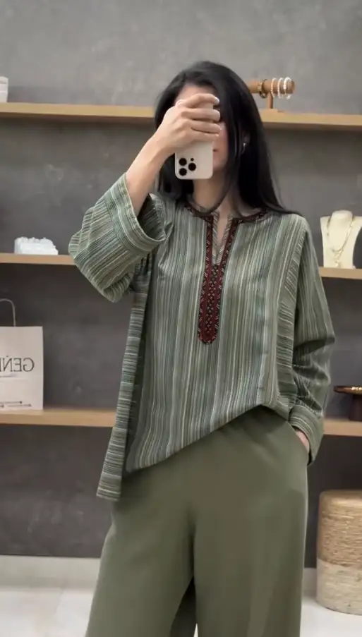 Türkmen fasonlar pombarh fasonlar Fasonlar 2025 fasonlar fason moda modalar Bezen bezen Türkmen fasonlar 2026 Türkmen fasonlar 2025 Türkmen fasonlar 2024 Türkmen fasonlar 2023 turkmenistan türkmenistan turkmen türkmen ashgabat  asgabat aşgabat balkan mary lebap dashoguz dasoguz daşoguz pombarh ponbarhat gulyupek gülýüpek stapel ştapel Gralan Çüýdeşen Abaýa Gadymy Krep Gurultaý 	Keteni Ýüpek Şifon Gipýur Lyon Welwet Atlas Kaşemir Streýç Suzana Ştapel Gülýüpek Pombarh Ýupka Gursakça Aksesuarlar Palto Penjek Okuw eşik Fata Sport eşik Uniforma Nakidka Öýme Şarf kompýuter ýaka ýaglyk Arenda köýnek 2nji el köýnek Taýyn köýnek Matalar Milli lybas milli lybaslar Toý köýnek Toý köýnekler toy koynek toy koynekler gundelik koynekler Gündelik	 
 köýnekler fata koynek Modern taze fason Eskiz koynektm turkmenkoynek türkmenkoynek fason moda moda fasonlar Iş eşik el iş	sada	ýakaly ýakasyz	keşdeli biserli	ýeňli giň nagyşly ýüregi açyk stoýka ýaka ýanly kombinasiýa 	zerli üsti aşak guşakly seçekli gysga ýeňli Modern ýakaly, ýeňli, giň 17-25, 26-35  yaz, tomus, guyz