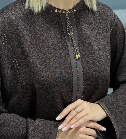 Türkmen fasonlar pombarh fasonlar Fasonlar 2025 fasonlar fason moda modalar Bezen bezen Türkmen fasonlar 2026 Türkmen fasonlar 2025 Türkmen fasonlar 2024 Türkmen fasonlar 2023 turkmenistan türkmenistan turkmen türkmen ashgabat  asgabat aşgabat balkan mary lebap dashoguz dasoguz daşoguz pombarh ponbarhat gulyupek gülýüpek stapel ştapel Gralan Çüýdeşen Abaýa Gadymy Krep Gurultaý 	Keteni Ýüpek Şifon Gipýur Lyon Welwet Atlas Kaşemir Streýç Suzana Ştapel Gülýüpek Pombarh Ýupka Gursakça Aksesuarlar Palto Penjek Okuw eşik Fata Sport eşik Uniforma Nakidka Öýme Şarf kompýuter ýaka ýaglyk Arenda köýnek 2nji el köýnek Taýyn köýnek Matalar Milli lybas milli lybaslar Toý köýnek Toý köýnekler toy koynek toy koynekler gundelik koynekler Gündelik	 
 köýnekler fata koynek Modern taze fason Eskiz koynektm turkmenkoynek türkmenkoynek fason moda moda fasonlar Iş eşik el iş	sada	ýakaly ýakasyz	keşdeli biserli	ýeňli giň nagyşly ýüregi açyk stoýka ýaka ýanly kombinasiýa 	zerli üsti aşak guşakly seçekli gysga ýeňli 