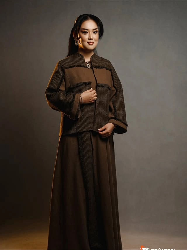 Türkmen fasonlar pombarh fasonlar Fasonlar 2025 fasonlar fason moda modalar Bezen bezen Türkmen fasonlar 2026 Türkmen fasonlar 2025 Türkmen fasonlar 2024 Türkmen fasonlar 2023 turkmenistan türkmenistan turkmen türkmen ashgabat  asgabat aşgabat balkan mary lebap dashoguz dasoguz daşoguz pombarh ponbarhat gulyupek gülýüpek stapel ştapel Gralan Çüýdeşen Abaýa Gadymy Krep Gurultaý 	Keteni Ýüpek Şifon Gipýur Lyon Welwet Atlas Kaşemir Streýç Suzana Ştapel Gülýüpek Pombarh Ýupka Gursakça Aksesuarlar Palto Penjek Okuw eşik Fata Sport eşik Uniforma Nakidka Öýme Şarf kompýuter ýaka ýaglyk Arenda köýnek 2nji el köýnek Taýyn köýnek Matalar Milli lybas milli lybaslar Toý köýnek Toý köýnekler toy koynek toy koynekler gundelik koynekler Gündelik	 
 köýnekler fata koynek Modern taze fason Eskiz koynektm turkmenkoynek türkmenkoynek fason moda moda fasonlar Iş eşik el iş	sada	ýakaly ýakasyz	keşdeli biserli	ýeňli giň nagyşly ýüregi açyk stoýka ýaka ýanly kombinasiýa 	zerli üsti aşak guşakly seçekli gysga ýeňli 