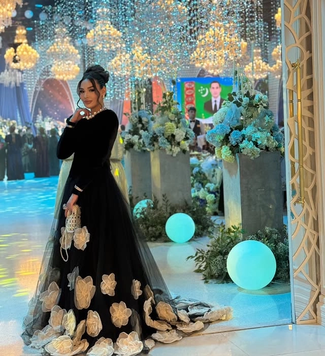 Türkmen fasonlar pombarh fasonlar Fasonlar 2025 fasonlar fason moda modalar Bezen bezen Türkmen fasonlar 2026 Türkmen fasonlar 2025 Türkmen fasonlar 2024 Türkmen fasonlar 2023 turkmenistan türkmenistan turkmen türkmen ashgabat  asgabat aşgabat balkan mary lebap dashoguz dasoguz daşoguz pombarh ponbarhat gulyupek gülýüpek stapel ştapel Gralan Çüýdeşen Abaýa Gadymy Krep Gurultaý 	Keteni Ýüpek Şifon Gipýur Lyon Welwet Atlas Kaşemir Streýç Suzana Ştapel Gülýüpek Pombarh Ýupka Gursakça Aksesuarlar Palto Penjek Okuw eşik Fata Sport eşik Uniforma Nakidka Öýme Şarf kompýuter ýaka ýaglyk Arenda köýnek 2nji el köýnek Taýyn köýnek Matalar Milli lybas milli lybaslar Toý köýnek Toý köýnekler toy koynek toy koynekler gundelik koynekler Gündelik	 
 köýnekler fata koynek Modern taze fason Eskiz koynektm turkmenkoynek türkmenkoynek fason moda moda fasonlar Iş eşik el iş	sada	ýakaly ýakasyz	keşdeli biserli	ýeňli giň nagyşly ýüregi açyk stoýka ýaka ýanly kombinasiýa 	zerli üsti aşak guşakly seçekli gysga ýeňli 