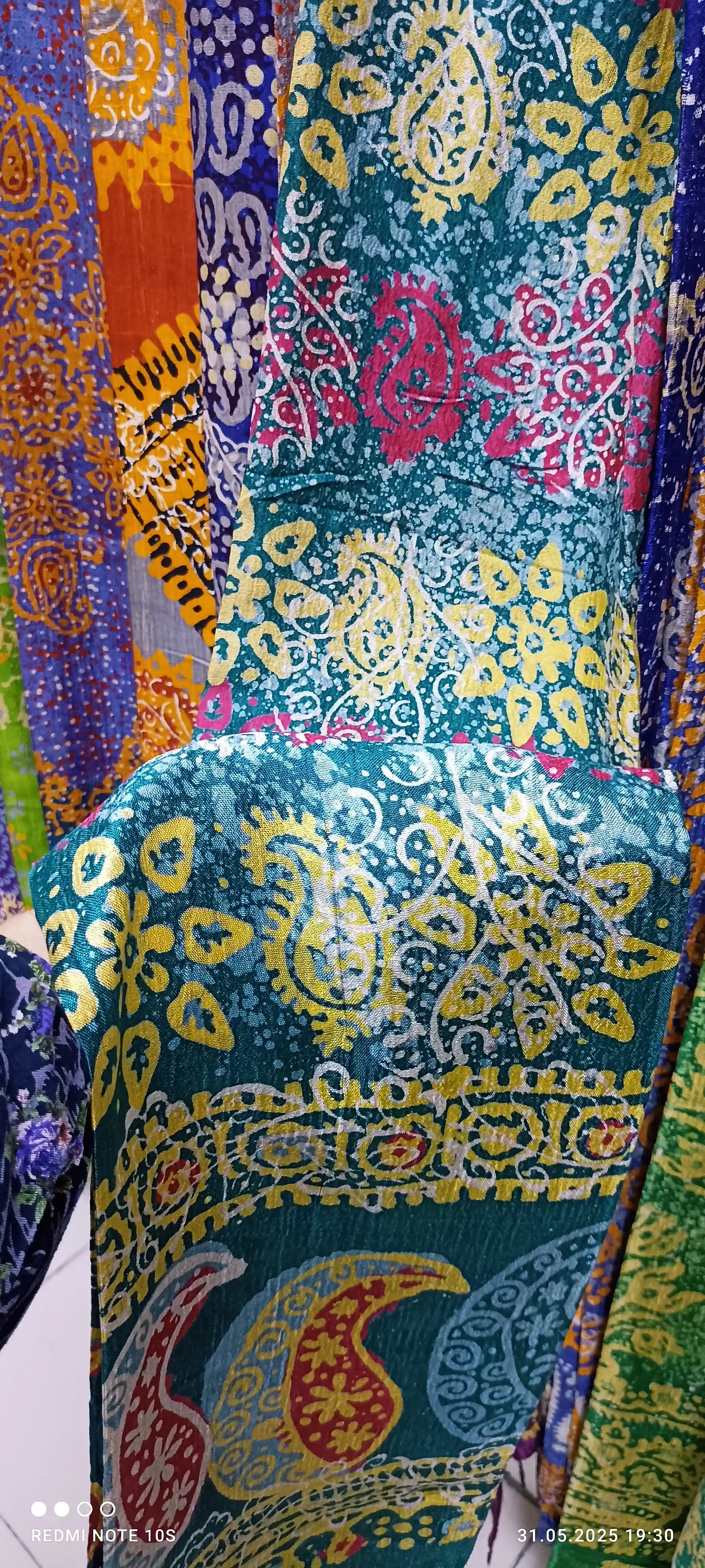 Türkmen fasonlar pombarh fasonlar Fasonlar 2025 fasonlar fason moda modalar Bezen bezen Türkmen fasonlar 2026 Türkmen fasonlar 2025 Türkmen fasonlar 2024 Türkmen fasonlar 2023 turkmenistan türkmenistan turkmen türkmen ashgabat  asgabat aşgabat balkan mary lebap dashoguz dasoguz daşoguz pombarh ponbarhat gulyupek gülýüpek stapel ştapel Gralan Çüýdeşen Abaýa Gadymy Krep Gurultaý 	Keteni Ýüpek Şifon Gipýur Lyon Welwet Atlas Kaşemir Streýç Suzana Ştapel Gülýüpek Pombarh Ýupka Gursakça Aksesuarlar Palto Penjek Okuw eşik Fata Sport eşik Uniforma Nakidka Öýme Şarf kompýuter ýaka ýaglyk Arenda köýnek 2nji el köýnek Taýyn köýnek Matalar Milli lybas milli lybaslar Toý köýnek Toý köýnekler toy koynek toy koynekler gundelik koynekler Gündelik	 
 köýnekler fata koynek Modern taze fason Eskiz koynektm turkmenkoynek türkmenkoynek fason moda moda fasonlar Iş eşik el iş	sada	ýakaly ýakasyz	keşdeli biserli	ýeňli giň nagyşly ýüregi açyk stoýka ýaka ýanly kombinasiýa 	zerli üsti aşak guşakly seçekli gysga ýeňli Öýme