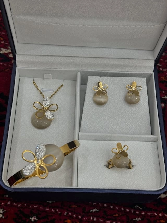 Türkmen fasonlar pombarh fasonlar Fasonlar 2025 fasonlar fason moda modalar Bezen bezen Türkmen fasonlar 2026 Türkmen fasonlar 2025 Türkmen fasonlar 2024 Türkmen fasonlar 2023 turkmenistan türkmenistan turkmen türkmen ashgabat  asgabat aşgabat balkan mary lebap dashoguz dasoguz daşoguz pombarh ponbarhat gulyupek gülýüpek stapel ştapel Gralan Çüýdeşen Abaýa Gadymy Krep Gurultaý 	Keteni Ýüpek Şifon Gipýur Lyon Welwet Atlas Kaşemir Streýç Suzana Ştapel Gülýüpek Pombarh Ýupka Gursakça Aksesuarlar Palto Penjek Okuw eşik Fata Sport eşik Uniforma Nakidka Öýme Şarf kompýuter ýaka ýaglyk Arenda köýnek 2nji el köýnek Taýyn köýnek Matalar Milli lybas milli lybaslar Toý köýnek Toý köýnekler toy koynek toy koynekler gundelik koynekler Gündelik	 
 köýnekler fata koynek Modern taze fason Eskiz koynektm turkmenkoynek türkmenkoynek fason moda moda fasonlar Iş eşik el iş	sada	ýakaly ýakasyz	keşdeli biserli	ýeňli giň nagyşly ýüregi açyk stoýka ýaka ýanly kombinasiýa 	zerli üsti aşak guşakly seçekli gysga ýeňli 