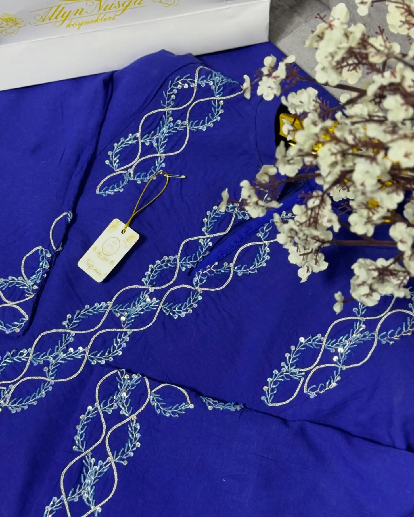 Türkmen fasonlar pombarh fasonlar Fasonlar 2025 fasonlar fason moda modalar Bezen bezen Türkmen fasonlar 2026 Türkmen fasonlar 2025 Türkmen fasonlar 2024 Türkmen fasonlar 2023 turkmenistan türkmenistan turkmen türkmen ashgabat  asgabat aşgabat balkan mary lebap dashoguz dasoguz daşoguz pombarh ponbarhat gulyupek gülýüpek stapel ştapel Gralan Çüýdeşen Abaýa Gadymy Krep Gurultaý 	Keteni Ýüpek Şifon Gipýur Lyon Welwet Atlas Kaşemir Streýç Suzana Ştapel Gülýüpek Pombarh Ýupka Gursakça Aksesuarlar Palto Penjek Okuw eşik Fata Sport eşik Uniforma Nakidka Öýme Şarf kompýuter ýaka ýaglyk Arenda köýnek 2nji el köýnek Taýyn köýnek Matalar Milli lybas milli lybaslar Toý köýnek Toý köýnekler toy koynek toy koynekler gundelik koynekler Gündelik	 
 köýnekler fata koynek Modern taze fason Eskiz koynektm turkmenkoynek türkmenkoynek fason moda moda fasonlar Iş eşik el iş	sada	ýakaly ýakasyz	keşdeli biserli	ýeňli giň nagyşly ýüregi açyk stoýka ýaka ýanly kombinasiýa 	zerli üsti aşak guşakly seçekli gysga ýeňli Lyon  keşdeli, sada, ýakasyz, ýüregi açyk, stoýka ýaka  Goýy-gök